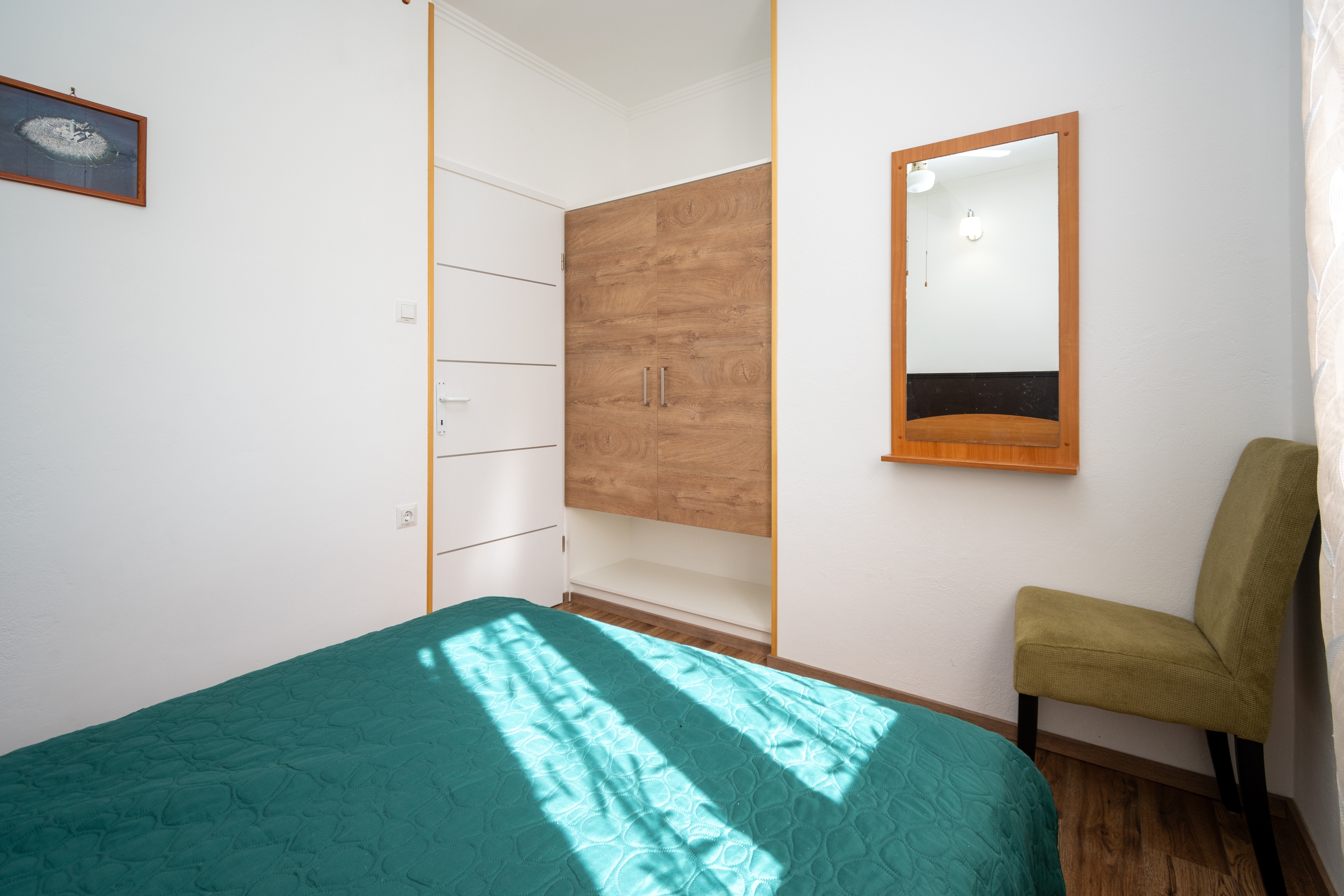 Two bedroom apartment near beach Veli Rat, Dugi otok  A-a