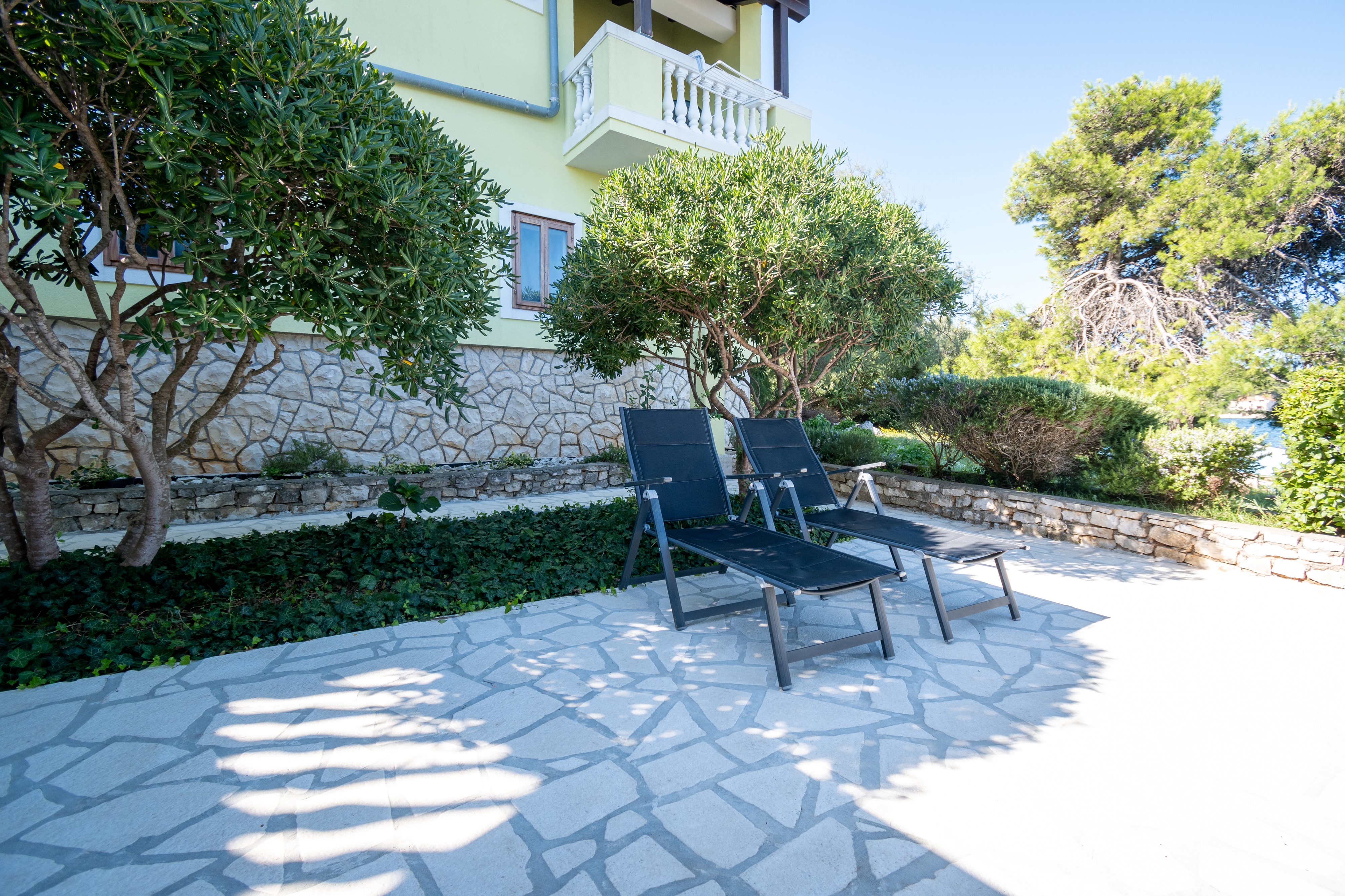 Two bedroom apartment near beach Veli Rat, Dugi otok  A-a