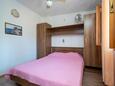 Veli Rat, Dormitorio in the apartment, (pet friendly) y WiFi.