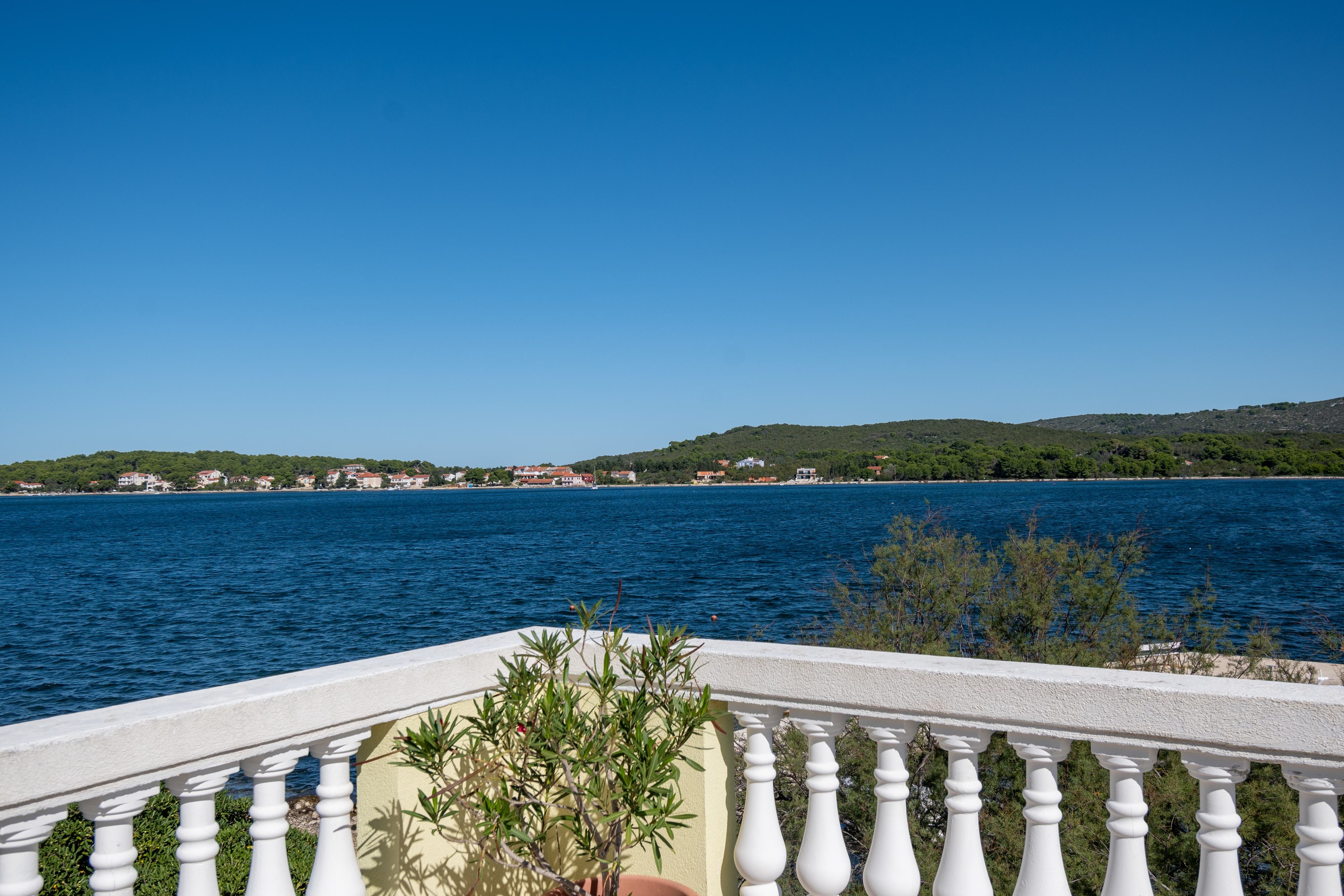 One bedroom apartment near beach Veli Rat, Dugi otok  A-c