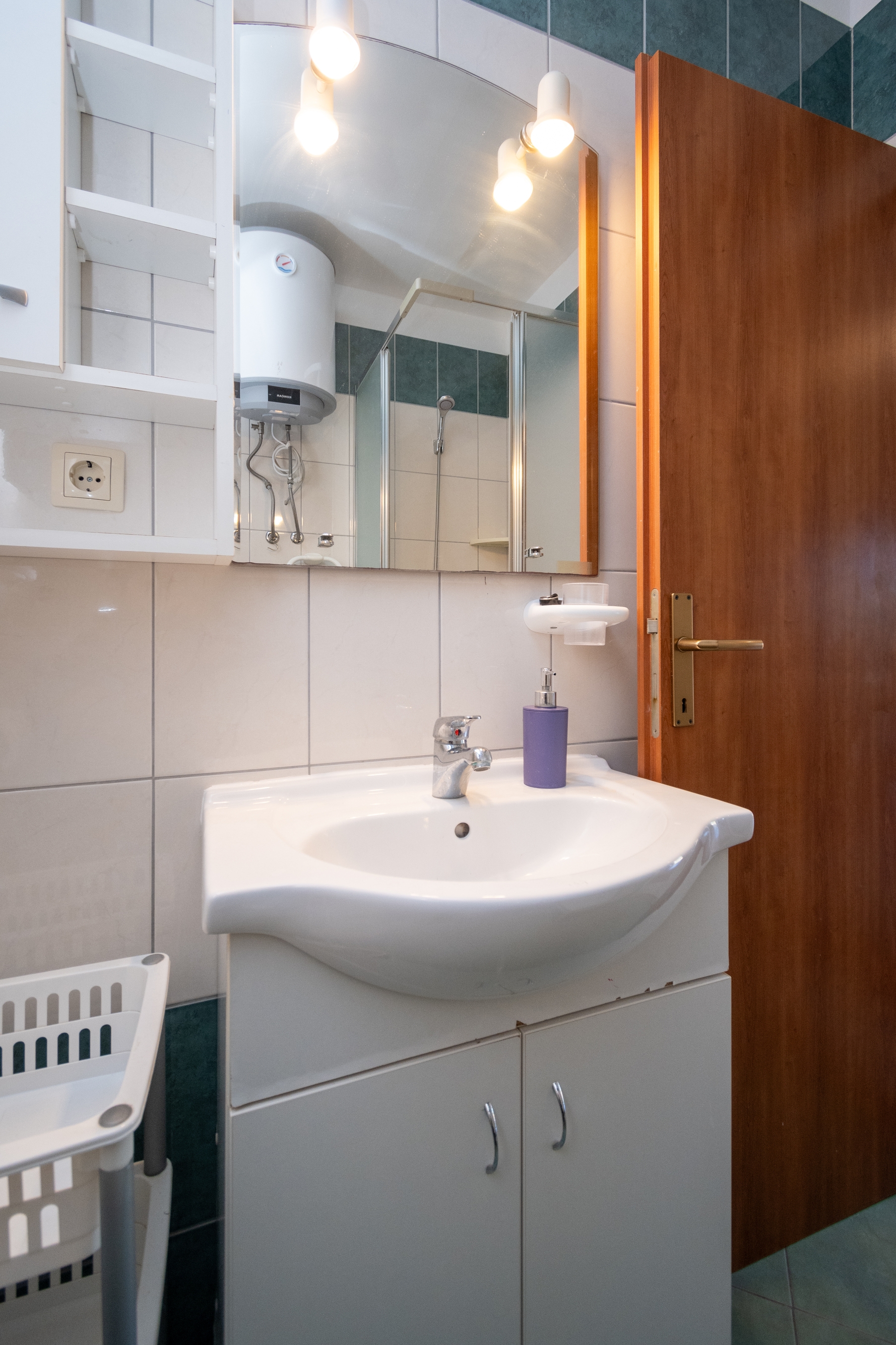 Two bedroom apartment near beach Veli Rat, Dugi otok  A-d