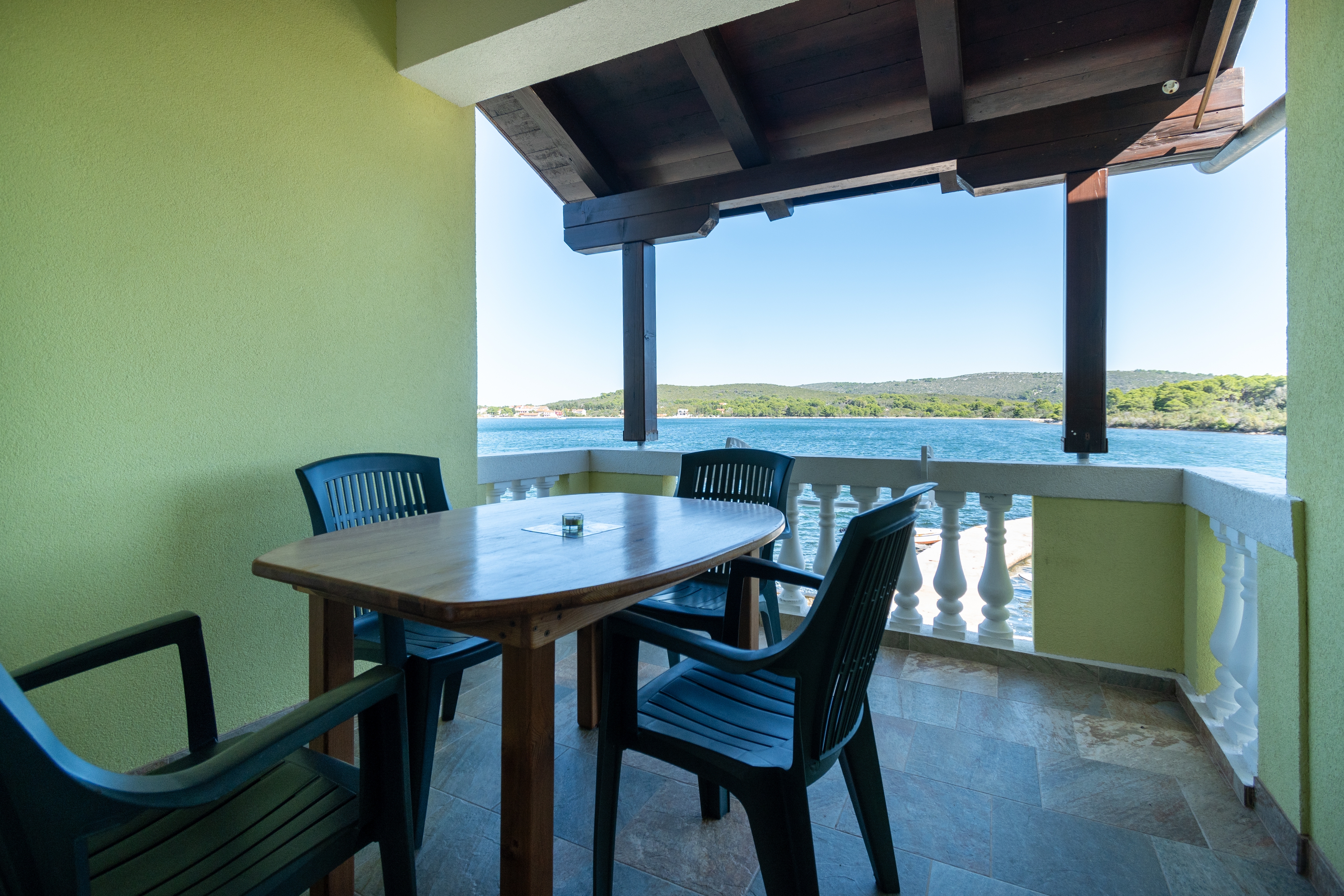 Two bedroom apartment near beach Veli Rat, Dugi otok  A-d