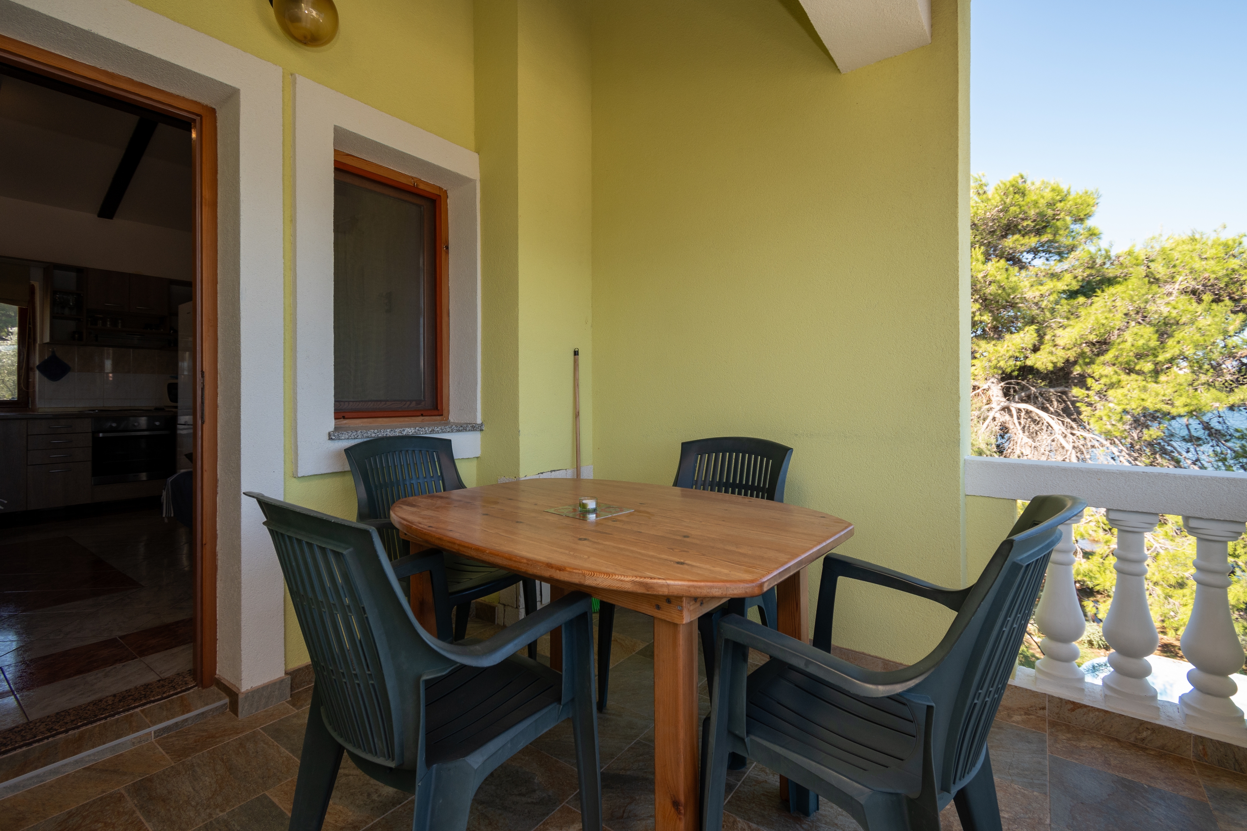 Two bedroom apartment near beach Veli Rat, Dugi otok  A-d