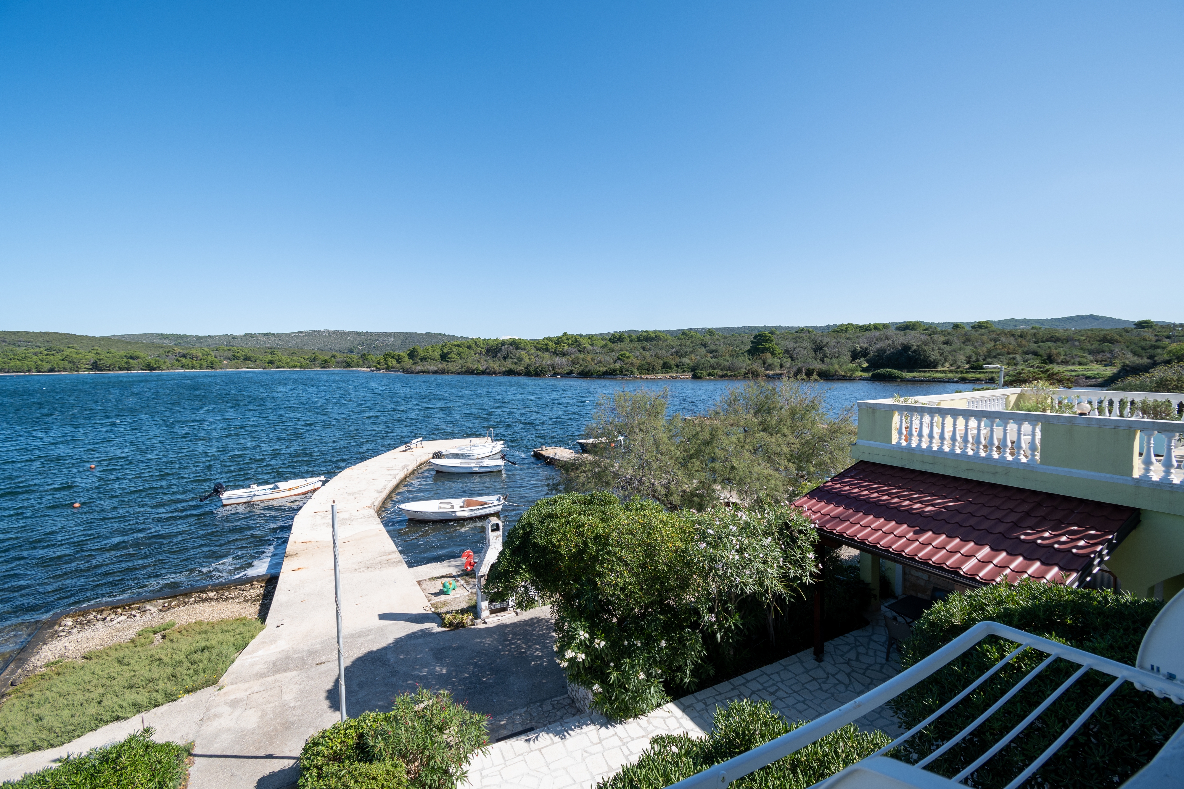 Two bedroom apartment near beach Veli Rat, Dugi otok  A-d