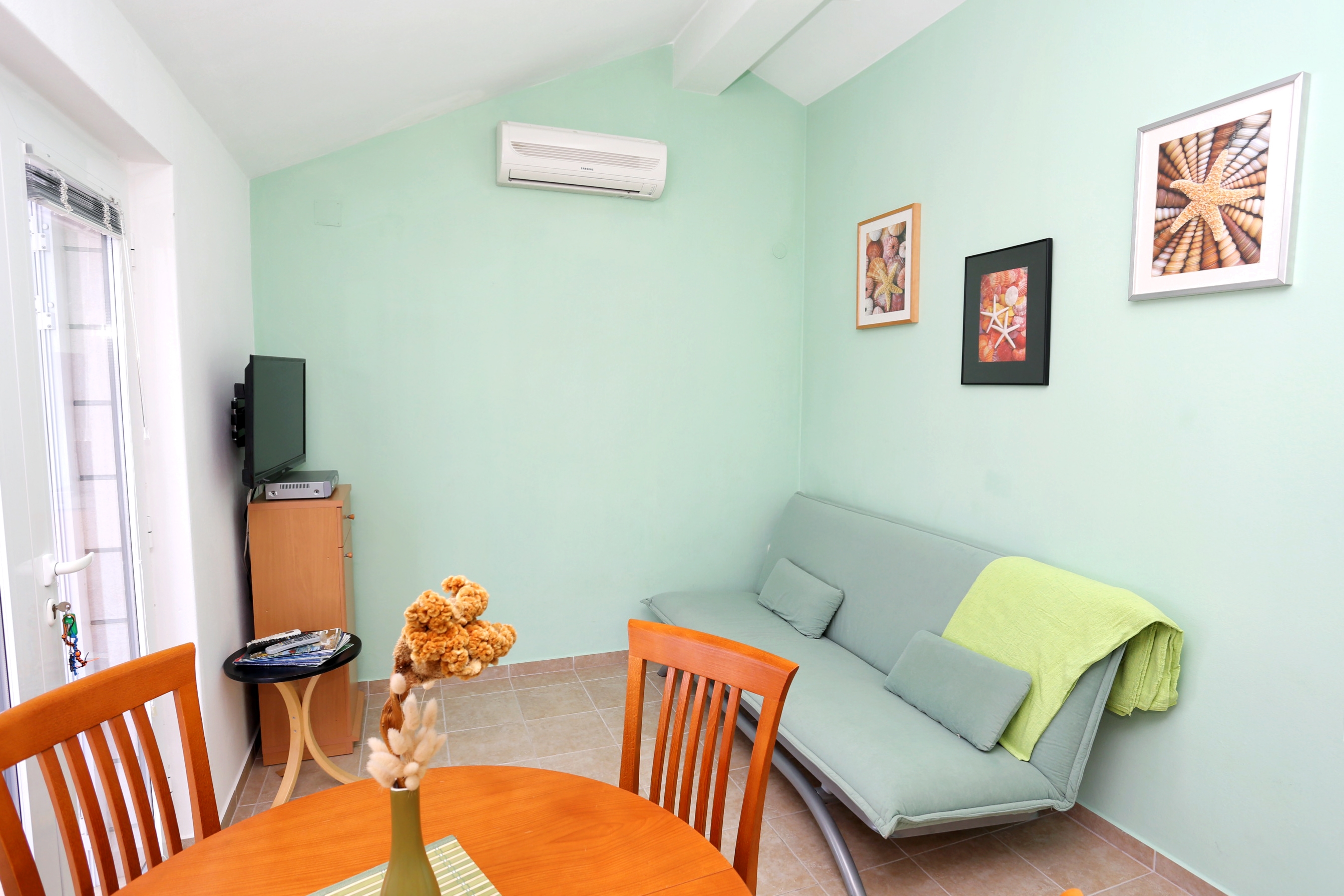 One bedroom apartment with terrace and sea view Lumbarda, Korčula (A-4393-d)