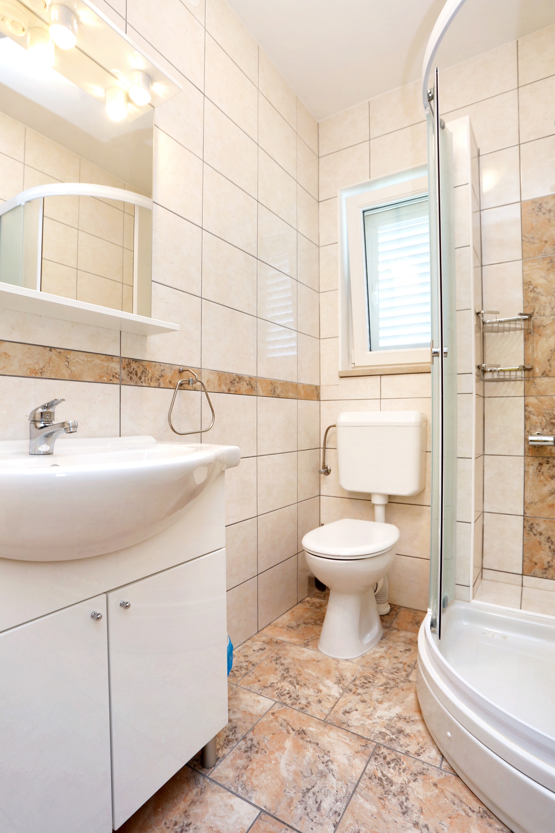 Two bedroom apartment with terrace and sea view Lumbarda, Korčula  A-e