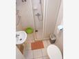 Lumbarda, Bathroom in the studio-apartment, (pet friendly) and WiFi.