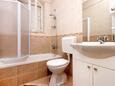 Ванная комната Lumbarda, Ванная комната в размещении типа apartment, WiFi.