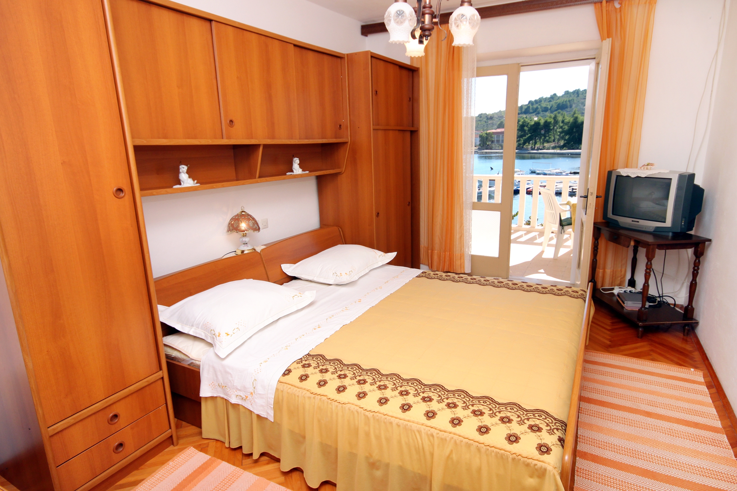 Two bedroom apartment near beach Lumbarda, Korčula (A-4401-a) Two bedroom apartment near beach Lumbarda, Korčula (A-4401-a)