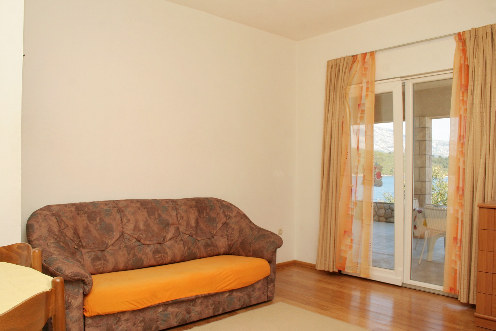 Three bedroom apartment near beach Korčula  A-a