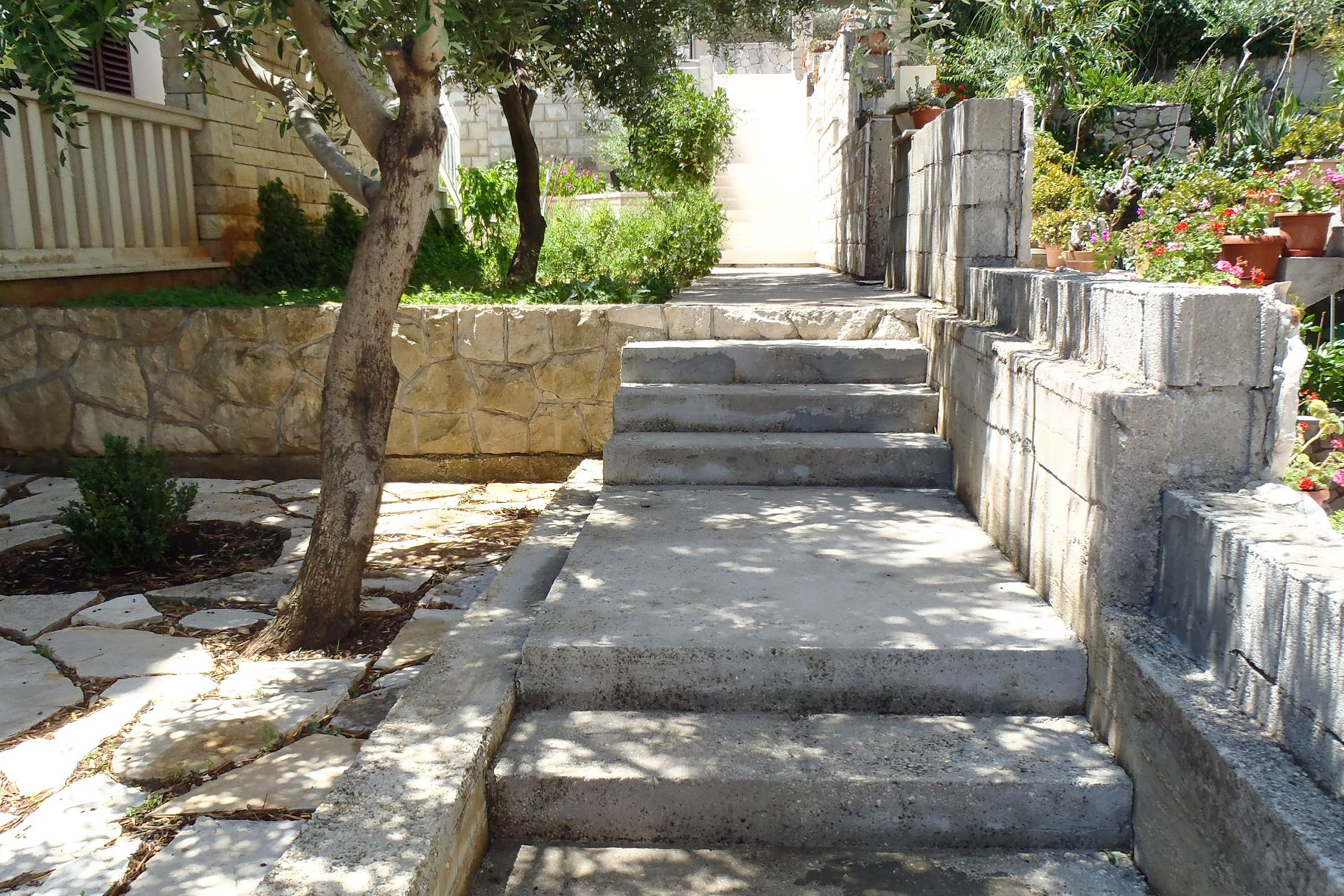 Three bedroom apartment near beach Korčula  A-a