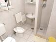 Ванная комната Lumbarda, Ванная комната в размещении типа apartment, Домашние животные допускаются и WiFi.