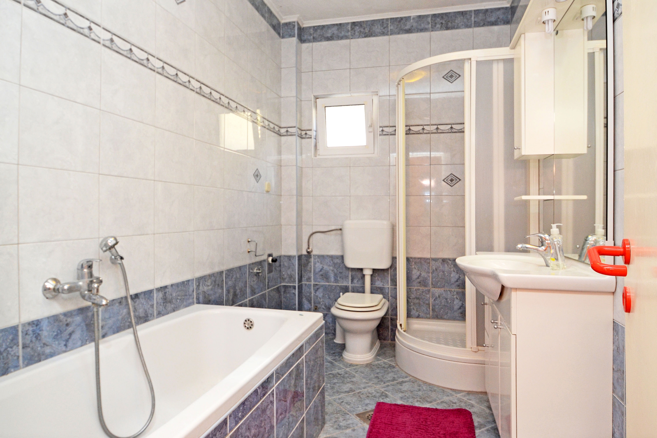 Three bedroom apartment near beach Brna, Korčula  A-b