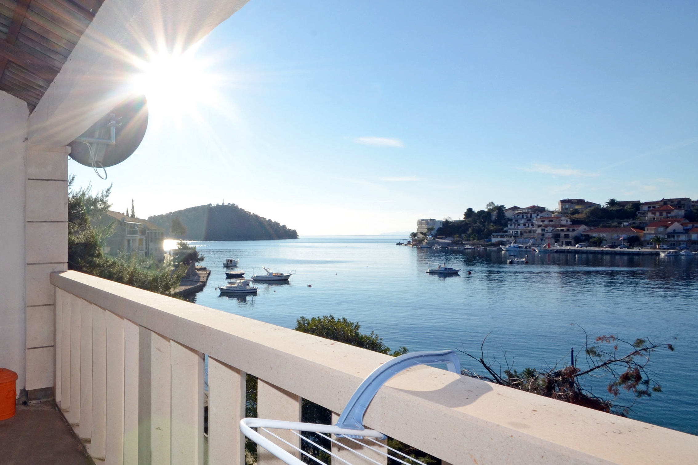 Three bedroom apartment near beach Brna, Korčula  A-b