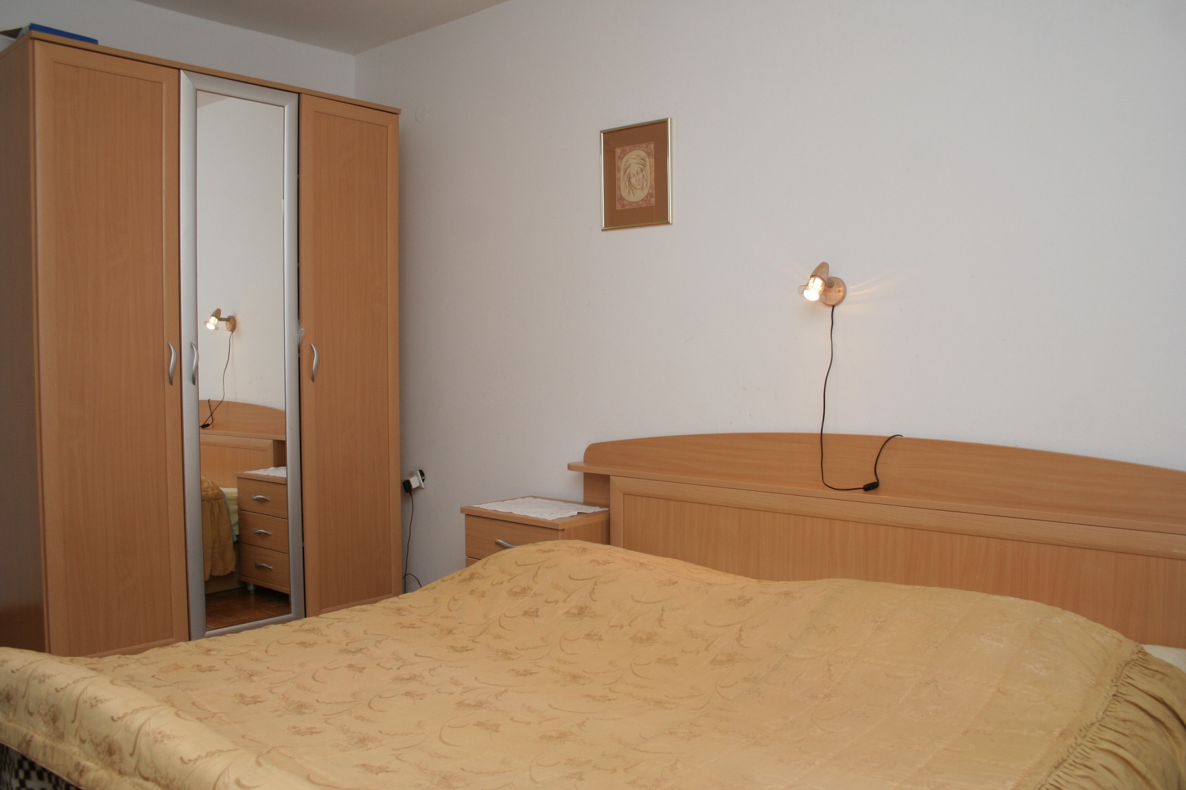 Three bedroom apartment with terrace Žrnovska Banja, Korčula  A-a