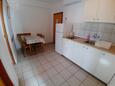 Sali, Kitchen in the apartment, air condition available and WiFi.