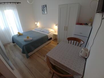 Sali, Esszimmer in folgender Unterkunftsart studio-apartment, WiFi.