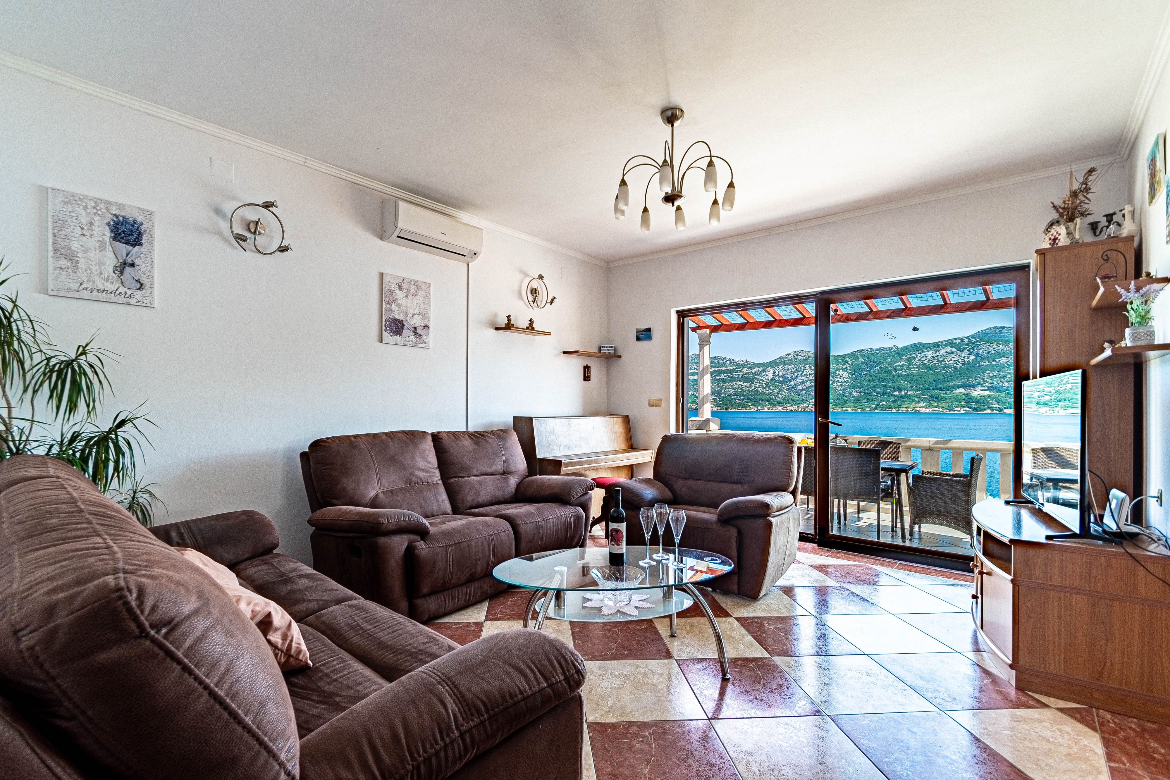 Three bedroom apartment near beach Tri Žala, Korčula (A-4432-b) Three bedroom apartment near beach Tri Žala, Korčula (A-4432-b)