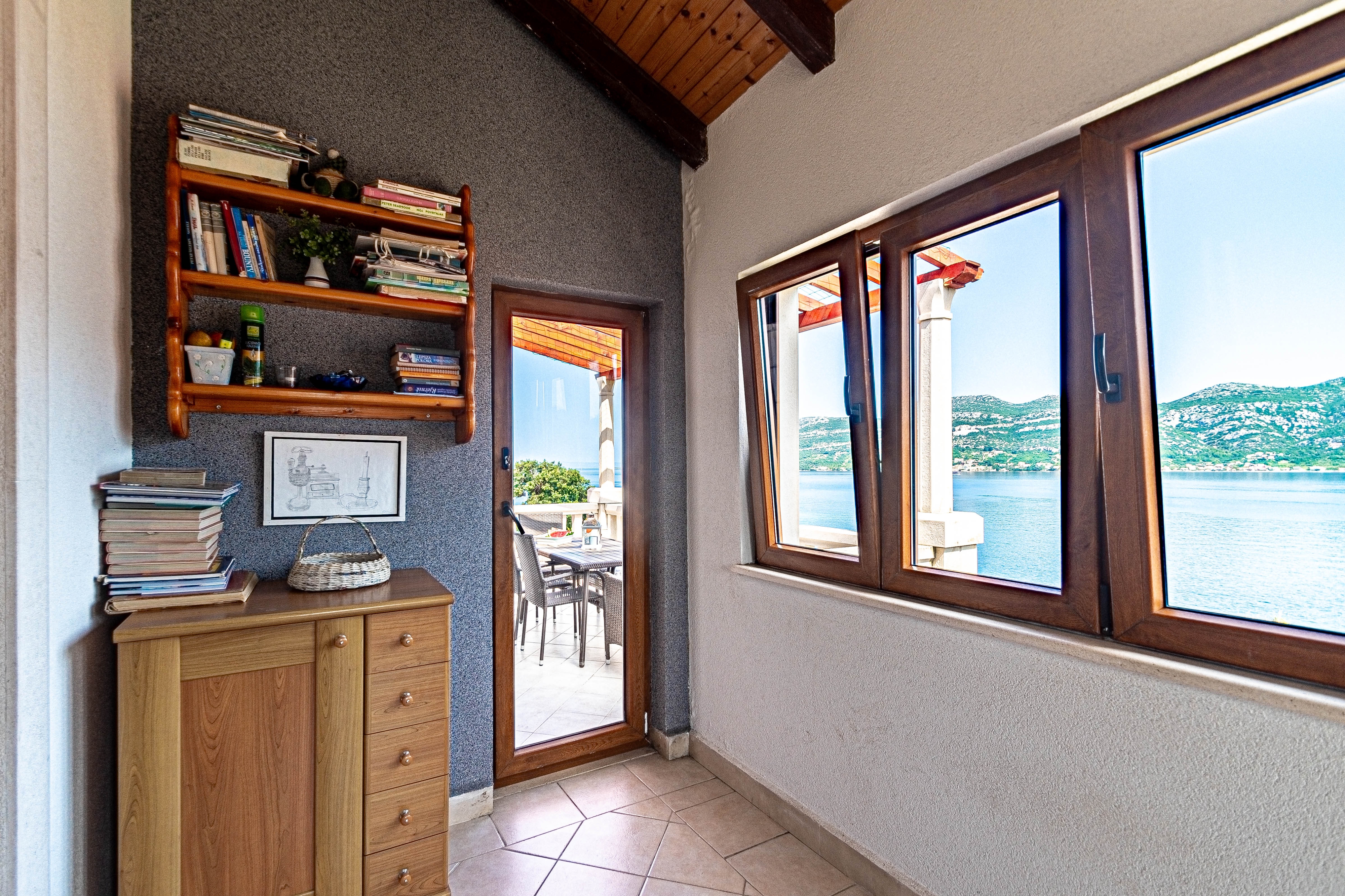 Three bedroom apartment near beach Tri Žala, Korčula  A-b
