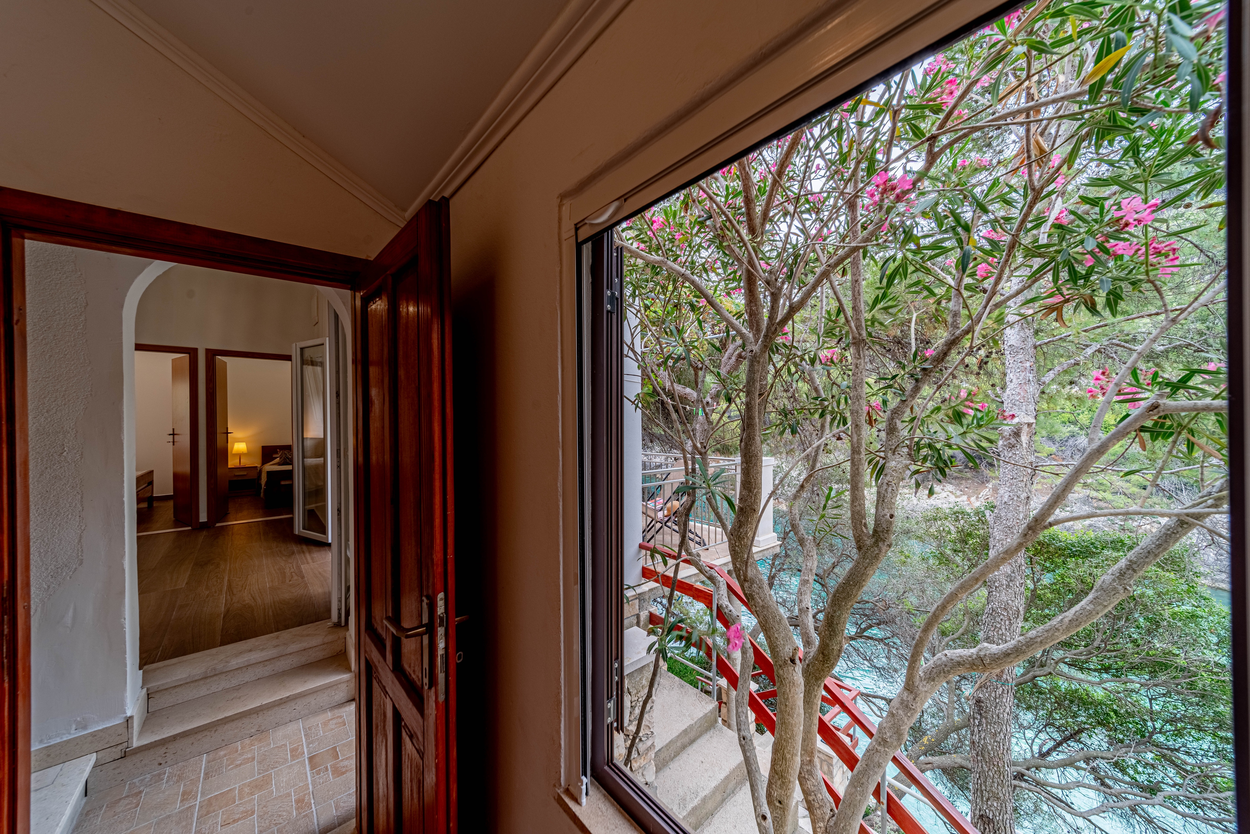Two bedroom apartment near beach Cove Bratinja Luka, Korčula  A-a