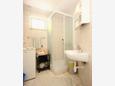 Bathroom Lumbarda, Bathroom in the room, (pet friendly) and WiFi.