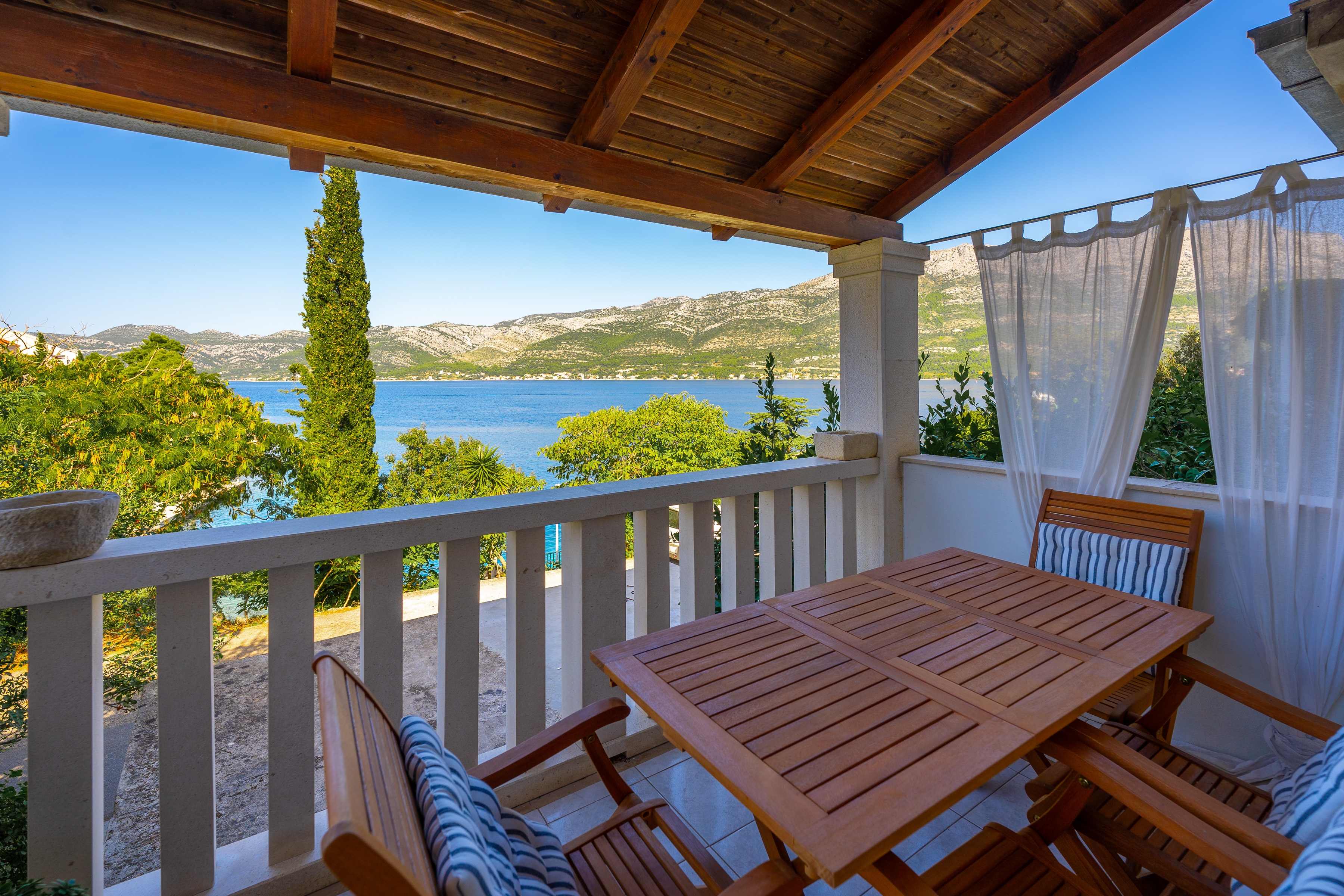 One bedroom apartment with terrace and sea view Medvinjak, Korčula  A-a