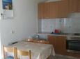 Dining room Sali, Dining room in the apartment, dostupna klima, dopusteni kucni ljubimci i WIFI.