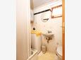 Bathroom 2 Lumbarda, Bathroom 2 in the apartment, (pet friendly) and WiFi.