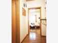 Lumbarda, Hallway in the apartment, (pet friendly) and WiFi.