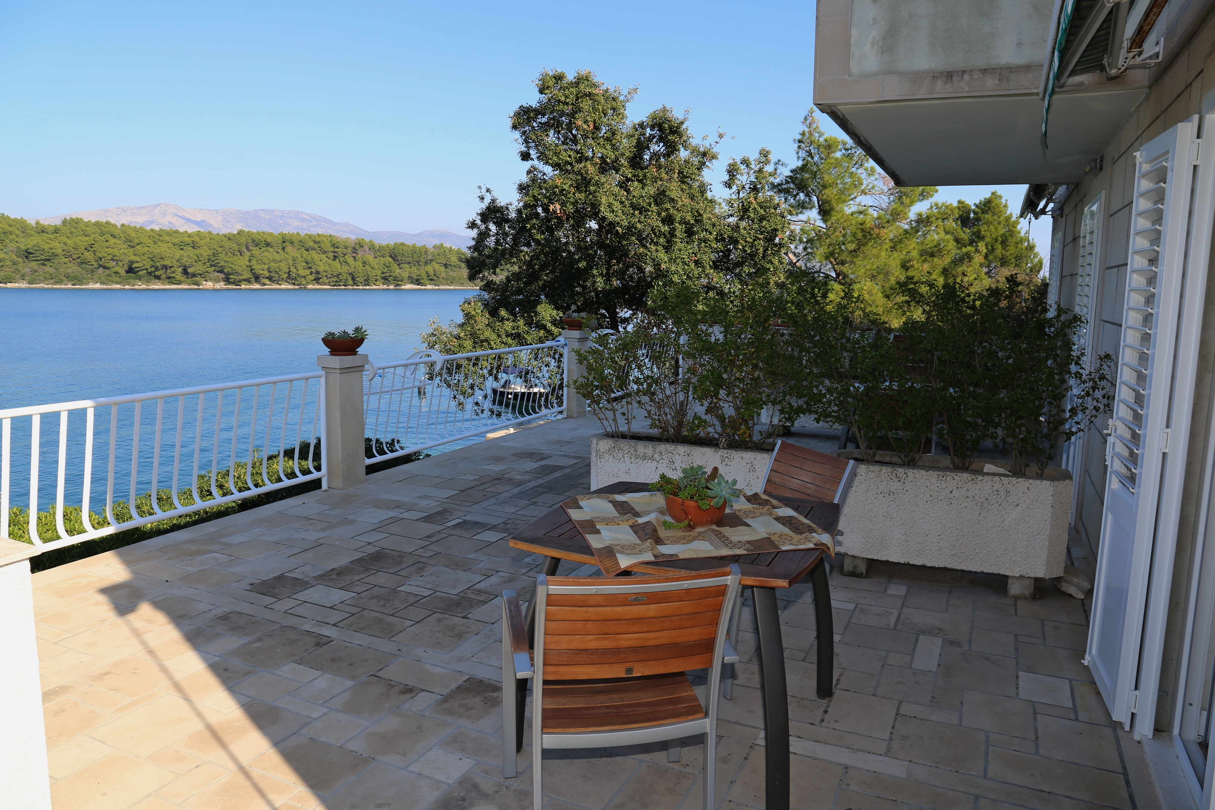 One bedroom apartment near beach Lumbarda, Korčula  A-b