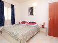 Спальня 3 Lumbarda, Спальня 3 в размещении типа apartment, WiFi.