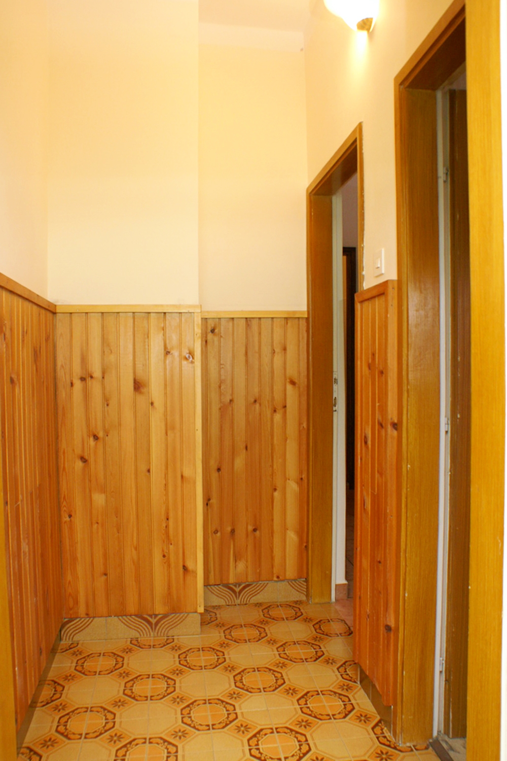 Two bedroom apartment with terrace and sea view Zavalatica, Korčula  A-a