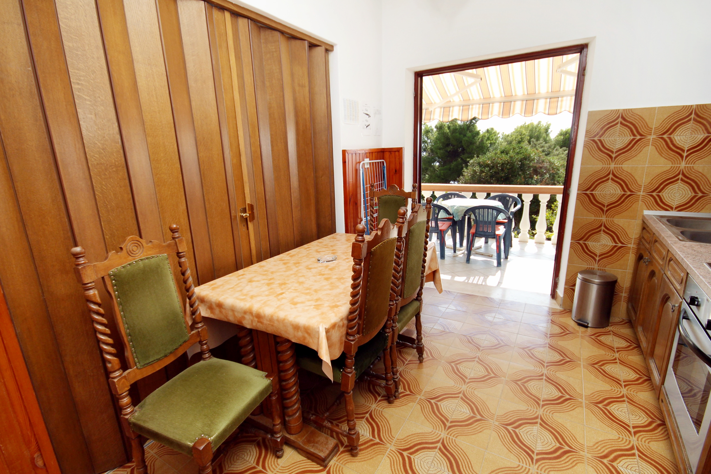 Two bedroom apartment with terrace and sea view Zavalatica, Korčula (A-4453-b)