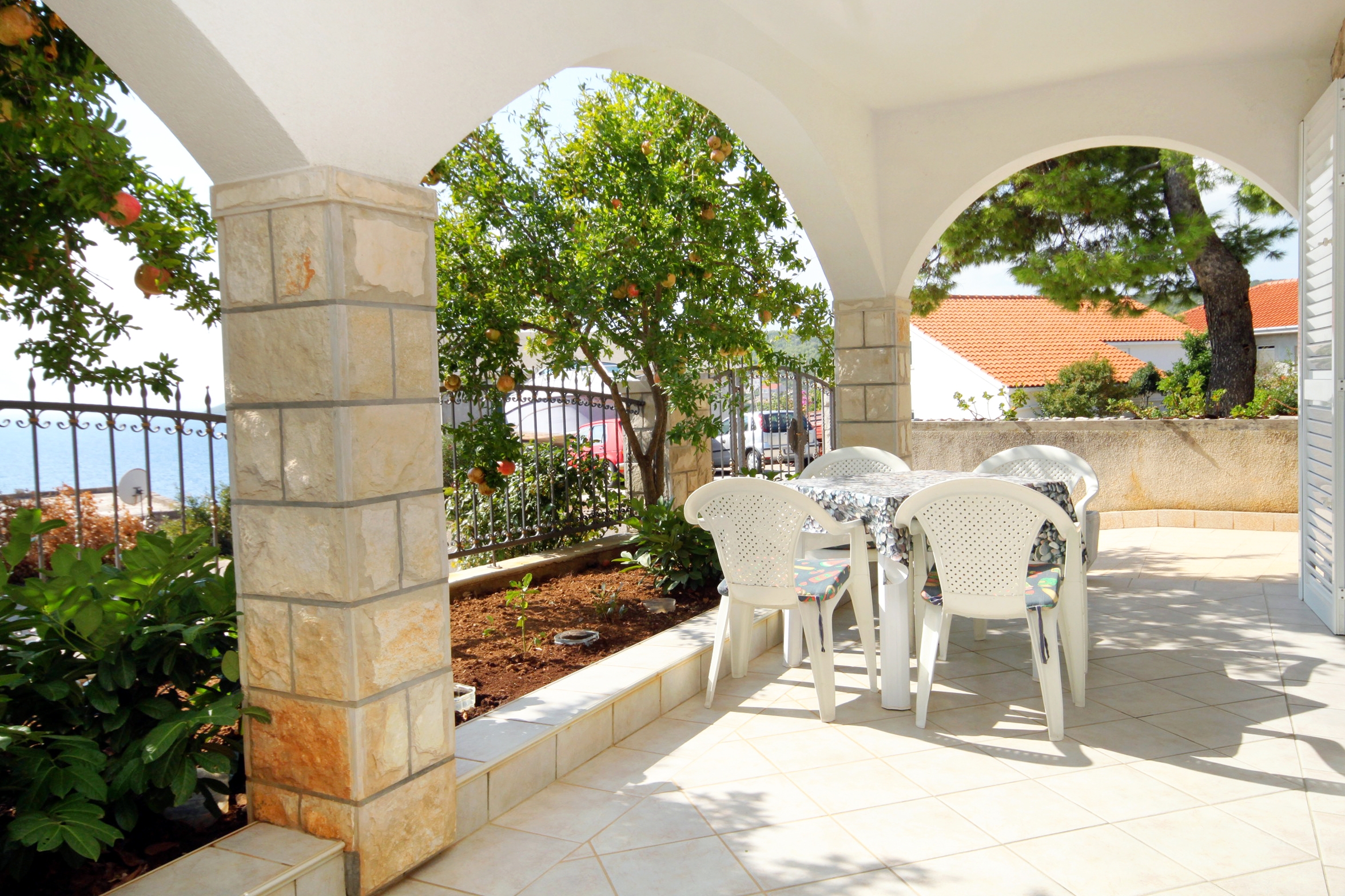 Two bedroom apartment with terrace and sea view Zavalatica, Korčula (A-4453-c)