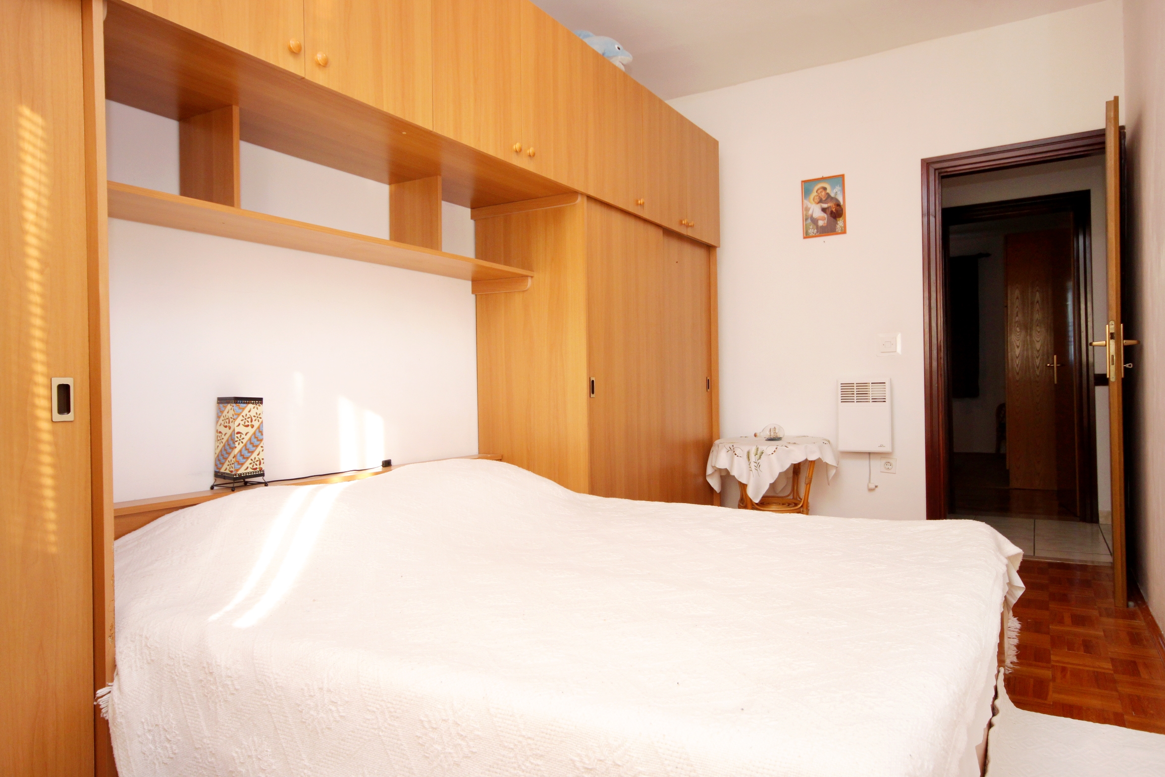 Three bedroom apartment with terrace and sea view Zavalatica, Korčula  A-a