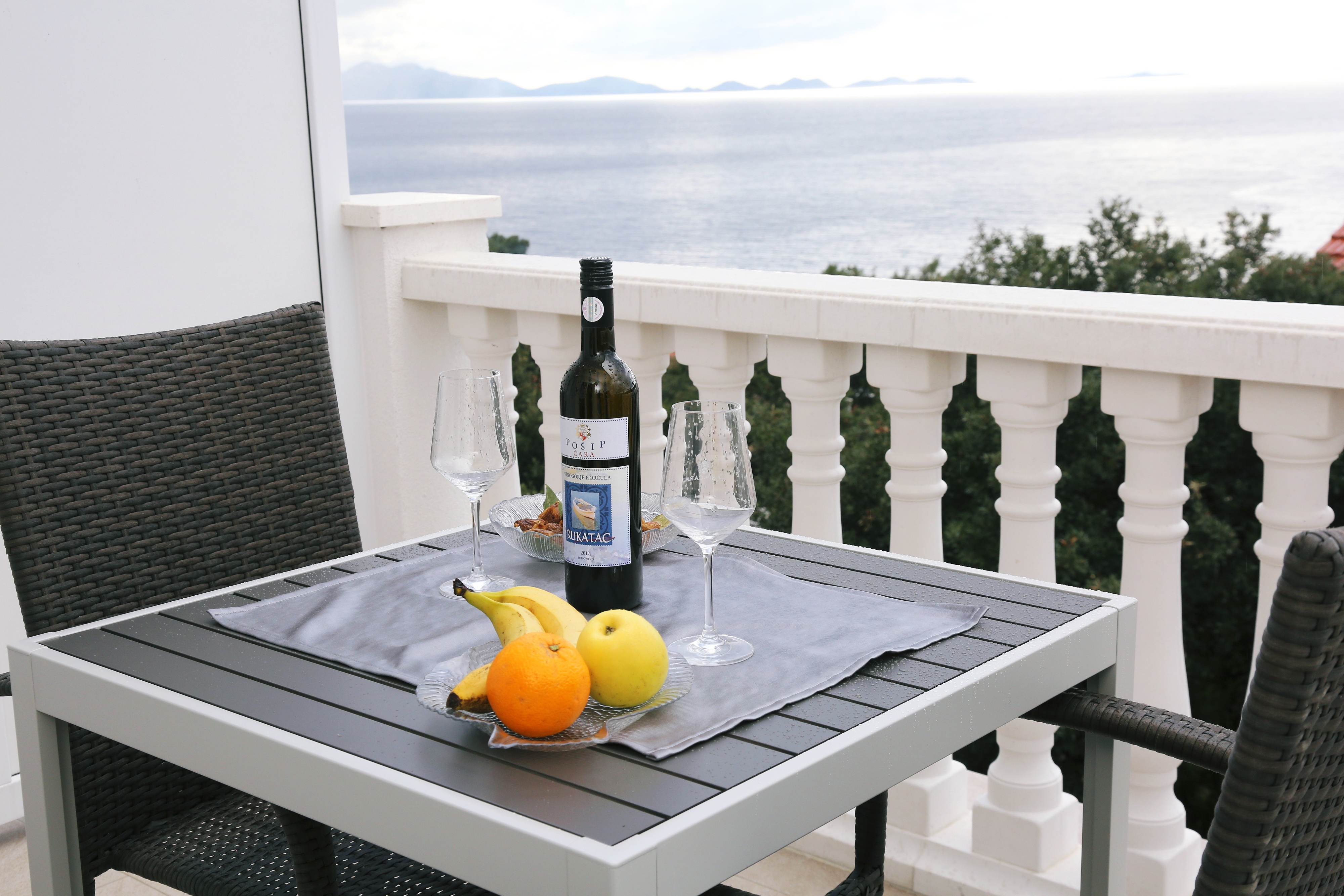 One bedroom apartment with terrace and sea view Zavalatica, Korčula (A-4459-b)