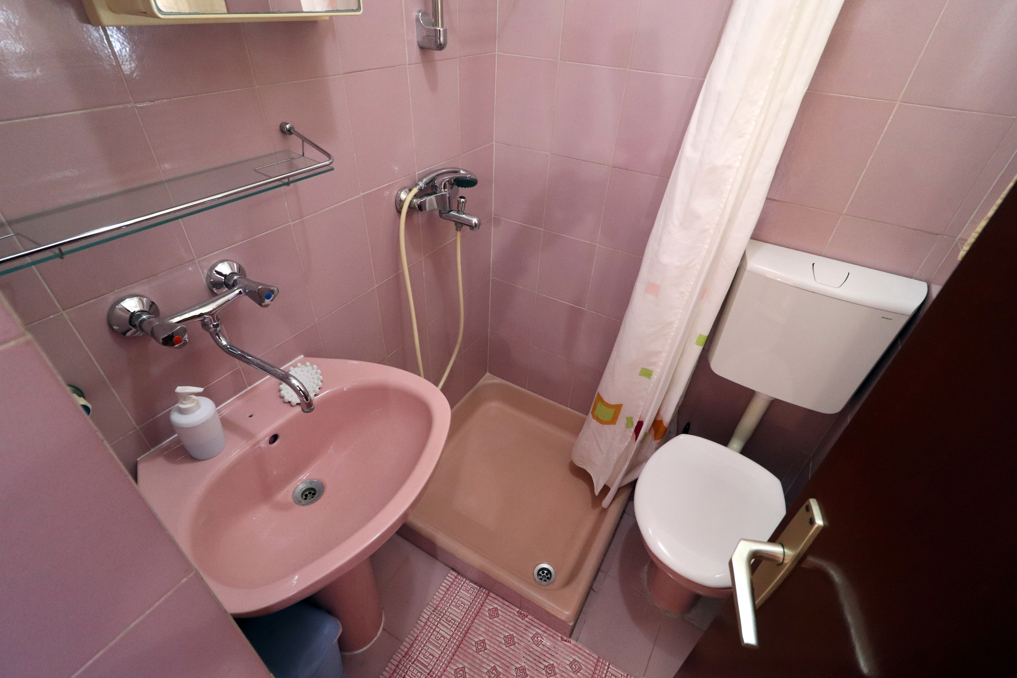 Three bedroom apartment near beach Brna, Korčula  A-a