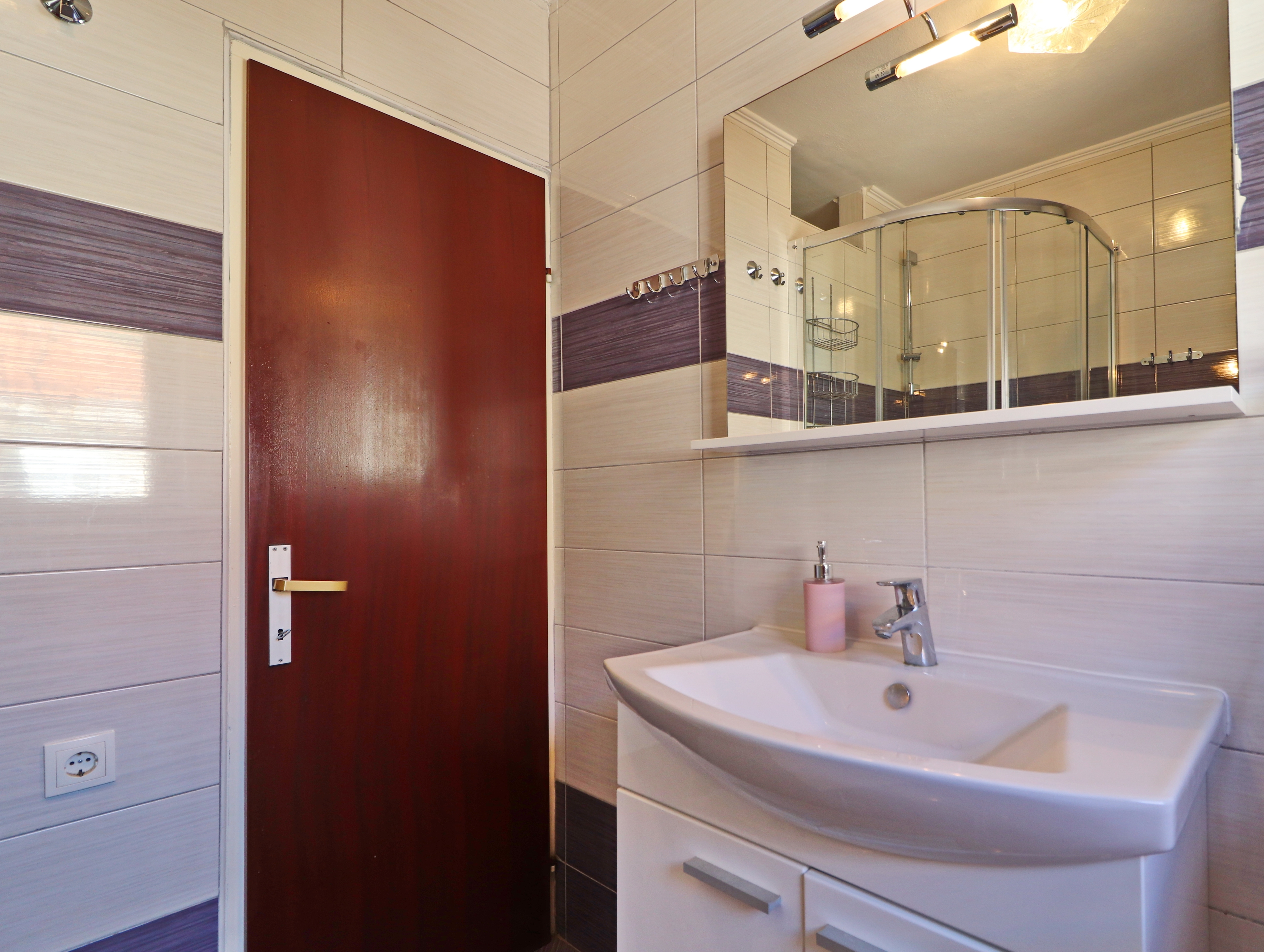 Three bedroom apartment near beach Brna, Korčula  A-a