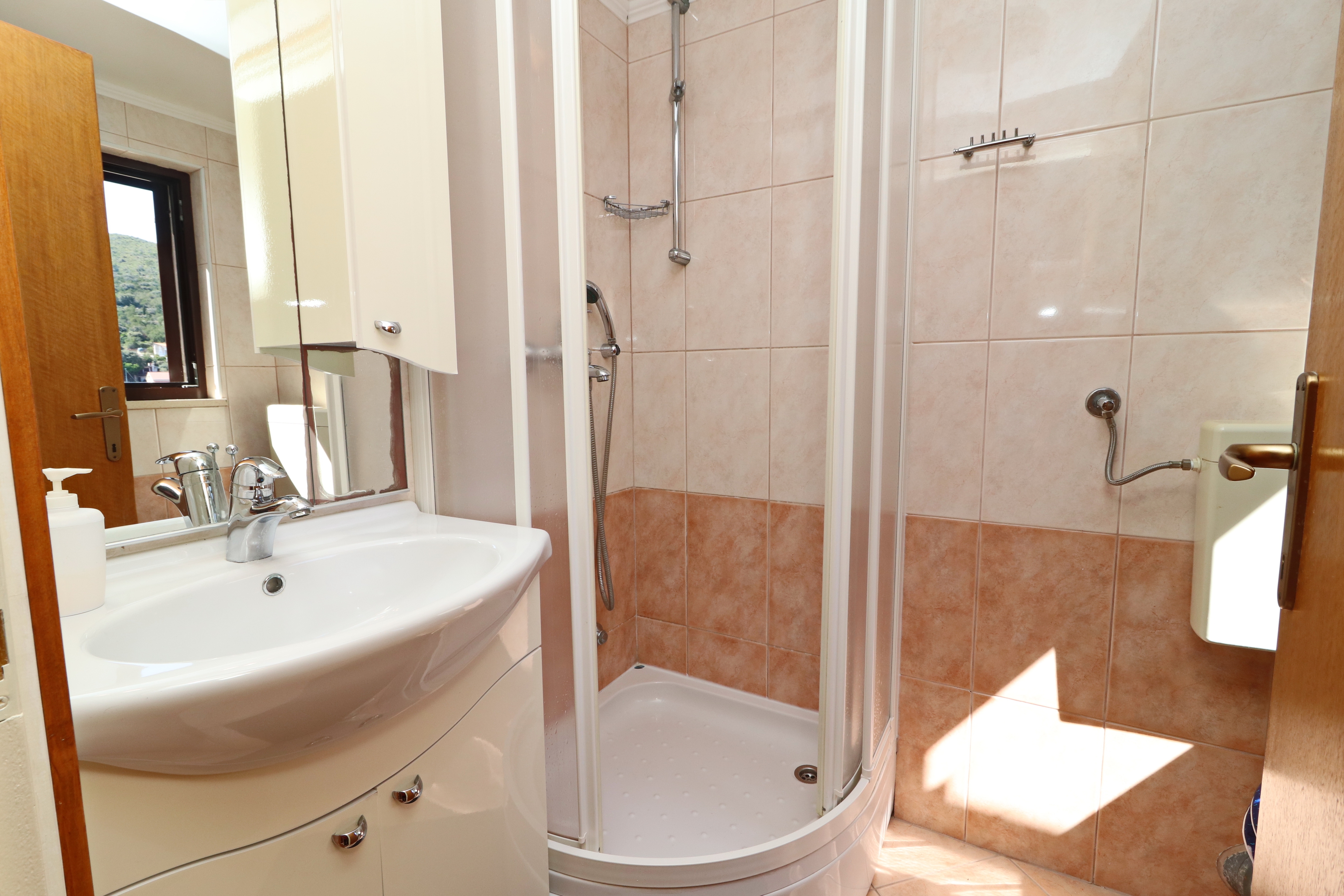 Three bedroom apartment near beach Brna, Korčula  A-b