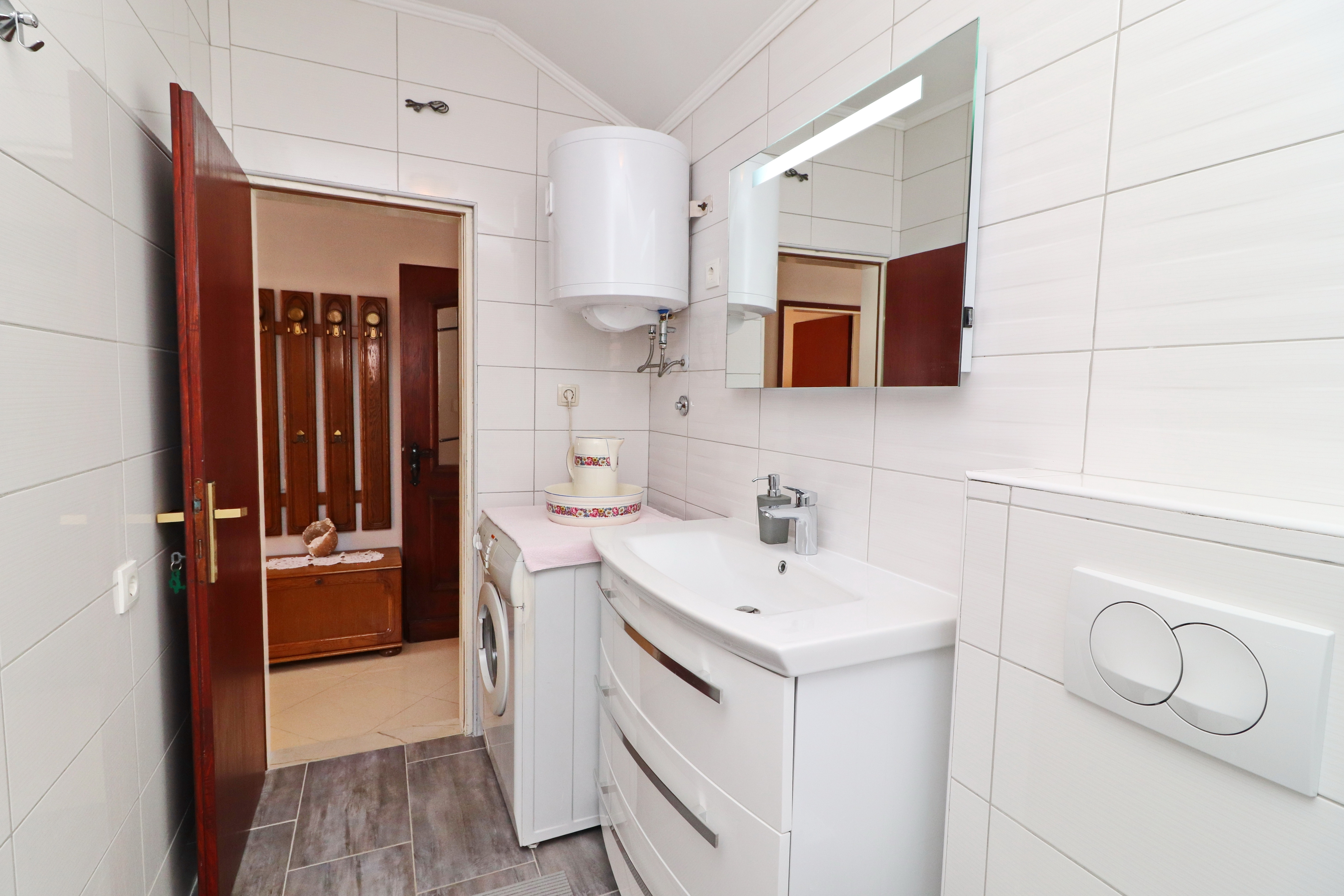 Three bedroom apartment near beach Brna, Korčula  A-b