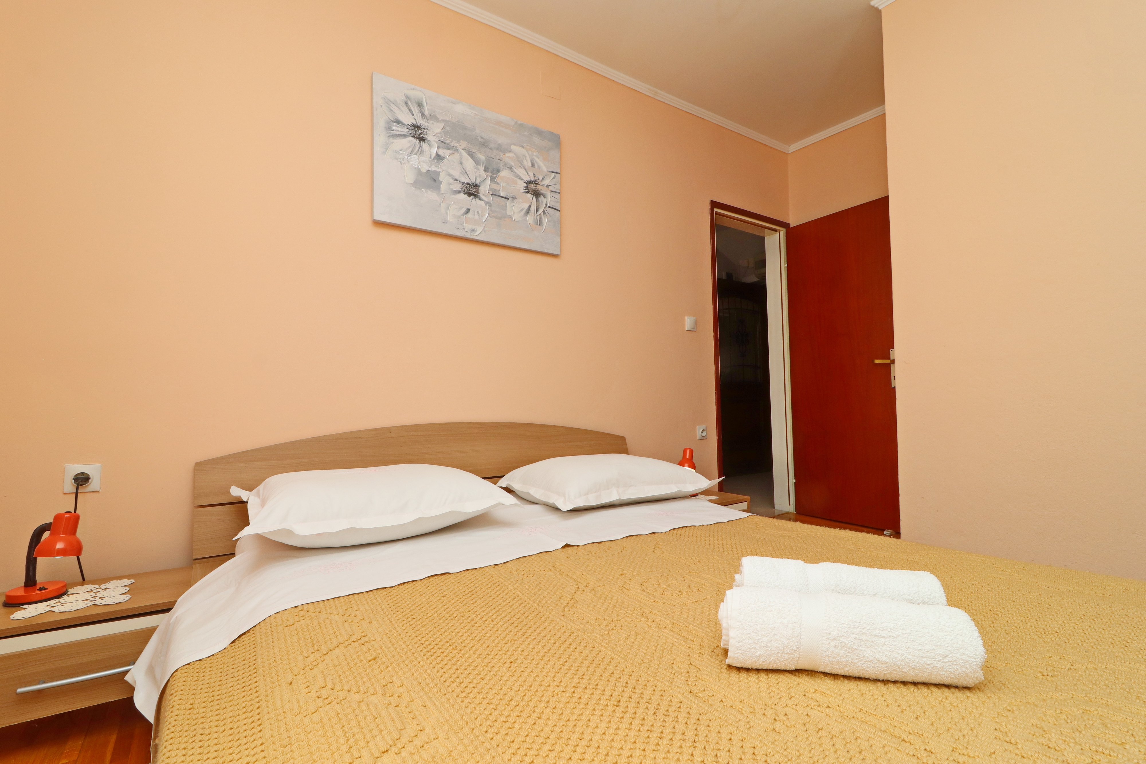 Three bedroom apartment near beach Brna, Korčula  A-b