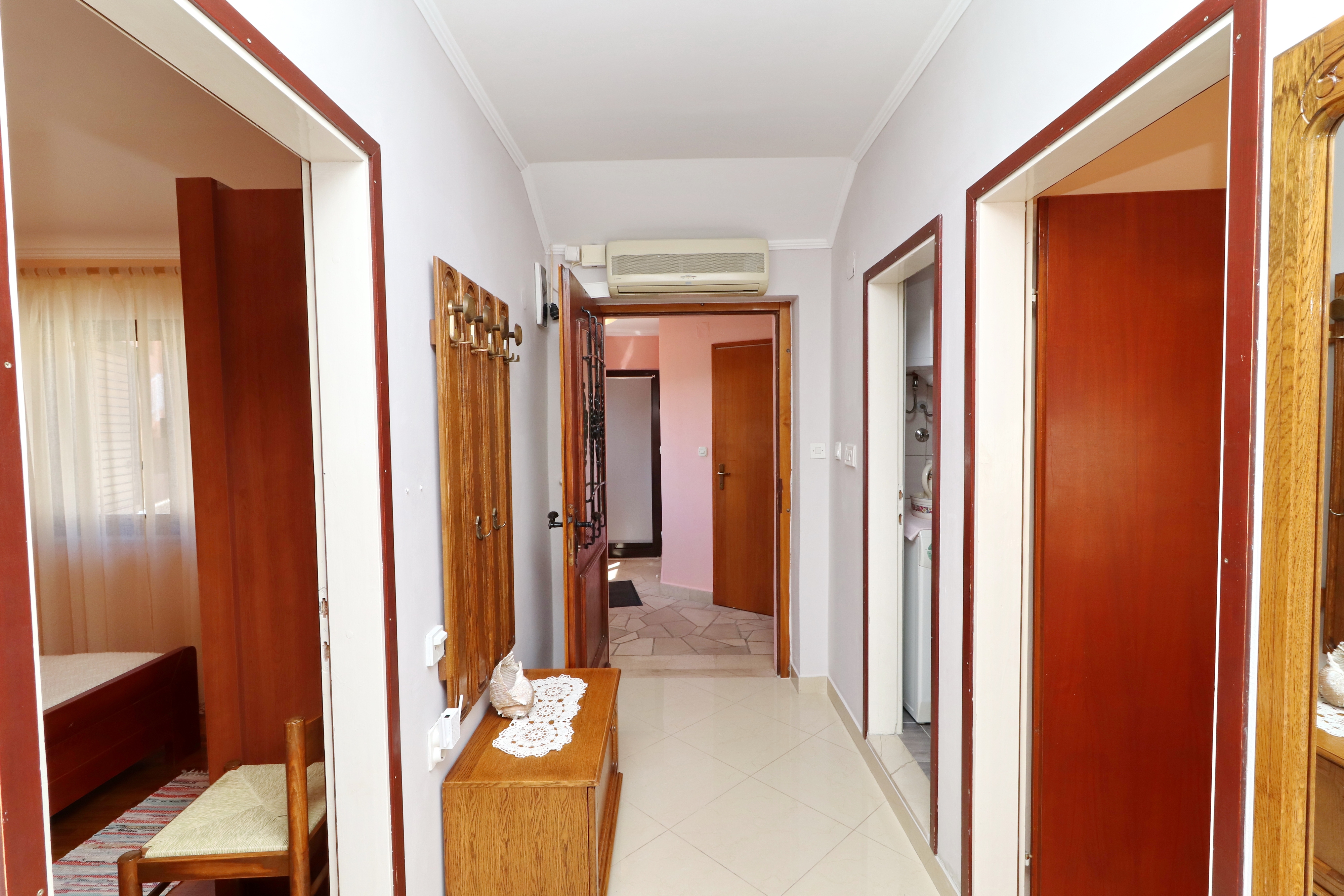 Three bedroom apartment near beach Brna, Korčula  A-b