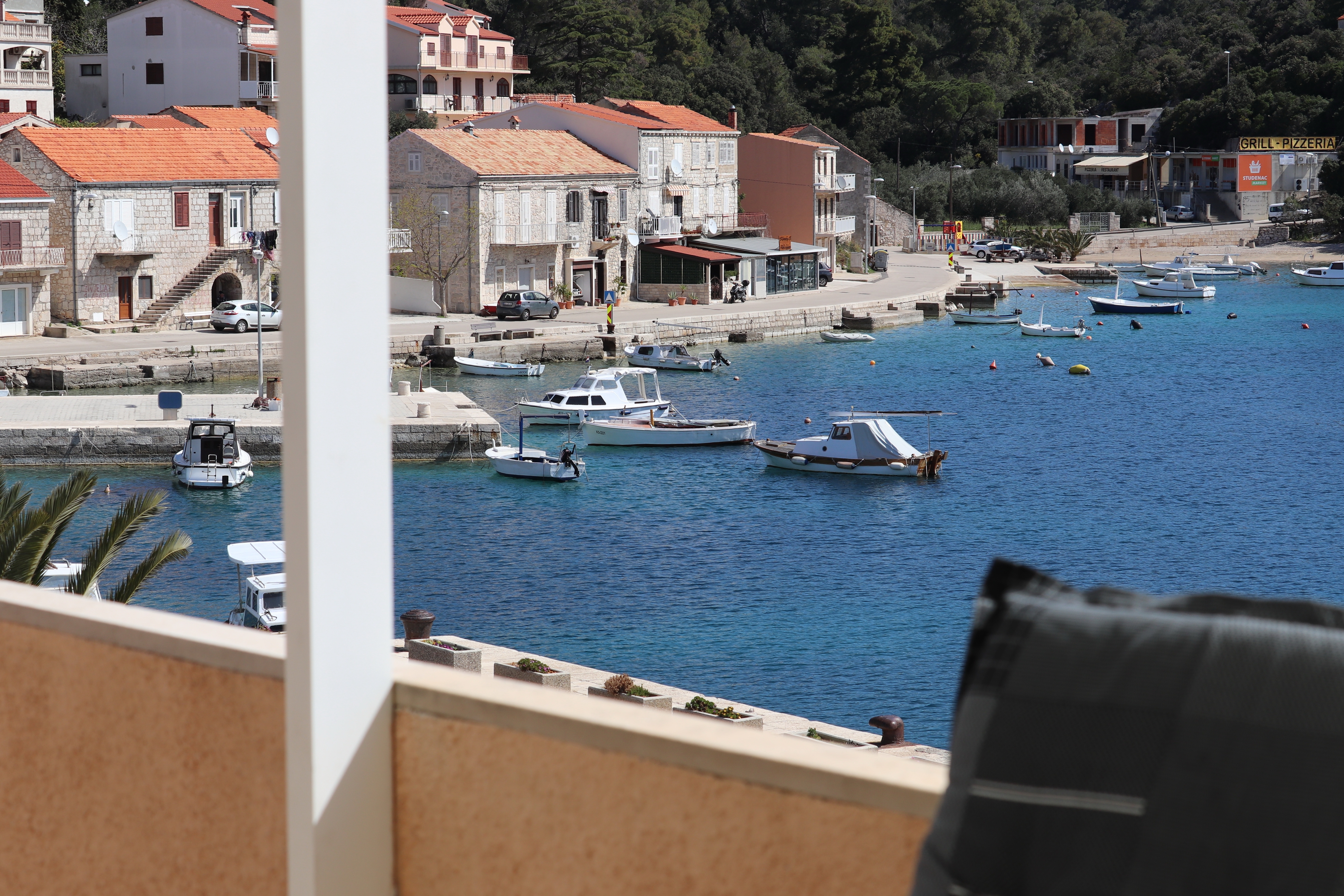 Three bedroom apartment near beach Brna, Korčula  A-b