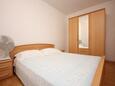 Sali, Bedroom in the studio-apartment, (pet friendly) and WiFi.