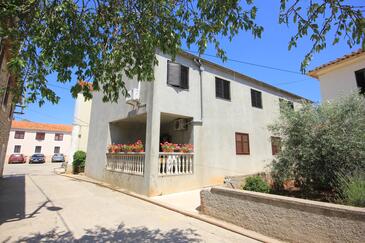 Sali, Dugi otok, Property 447 - Apartments with pebble beach.