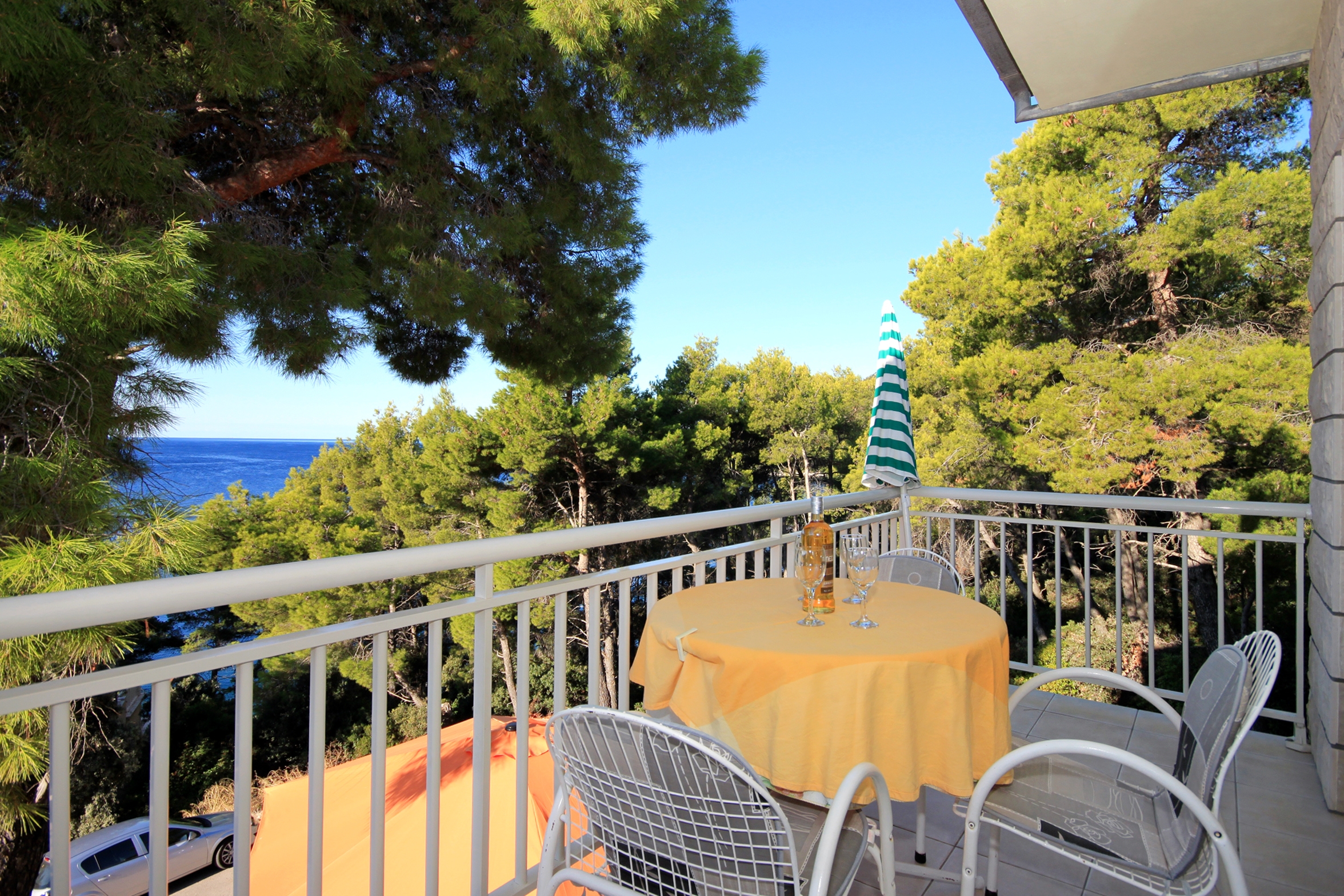 One bedroom apartment near beach Brna, Korčula  A-a