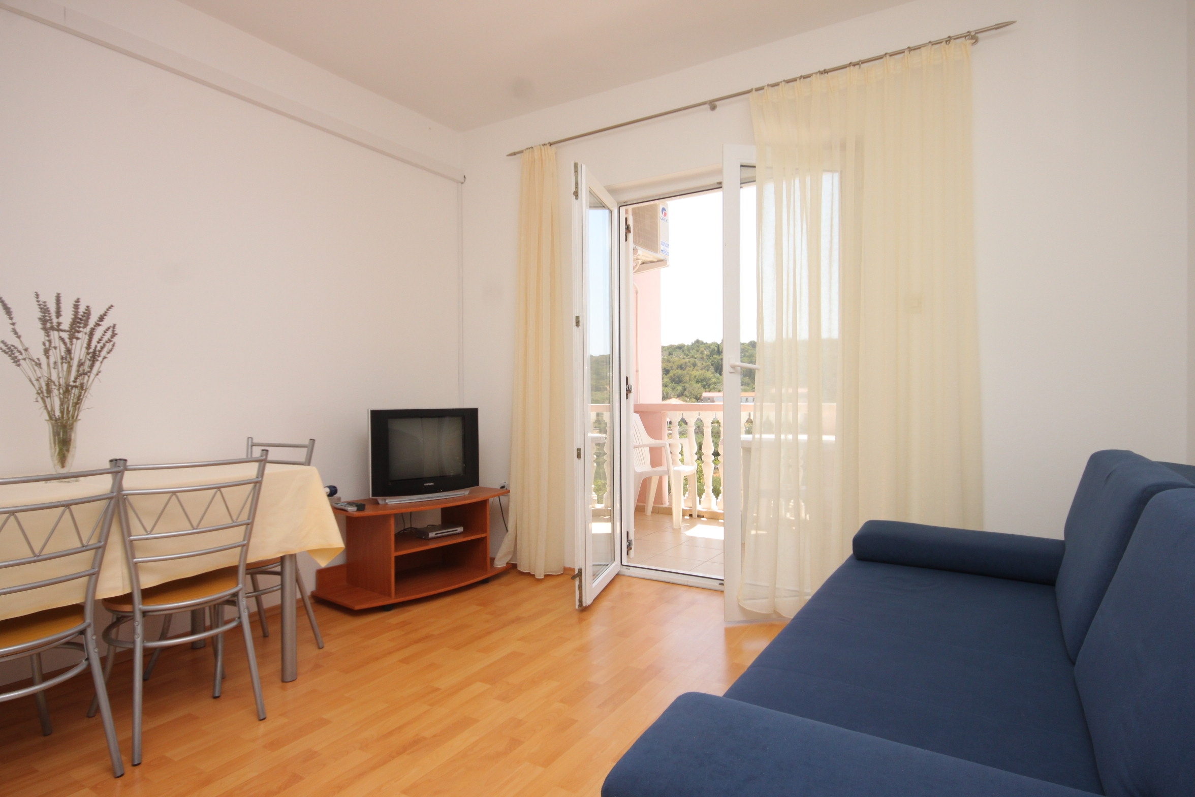 One bedroom apartment with terrace and sea view Cove Soline, Dugi otok (A-448-e)