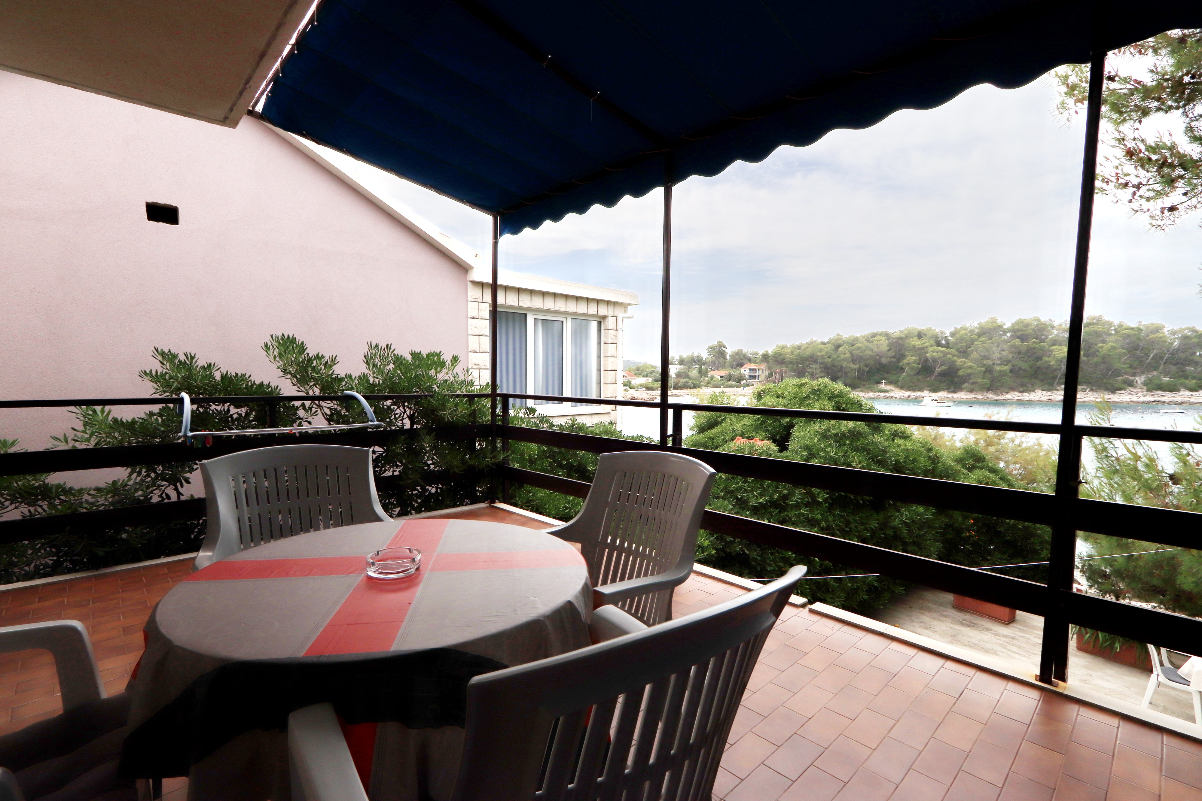 Two bedroom apartment near beach Prižba, Korčula  A-a