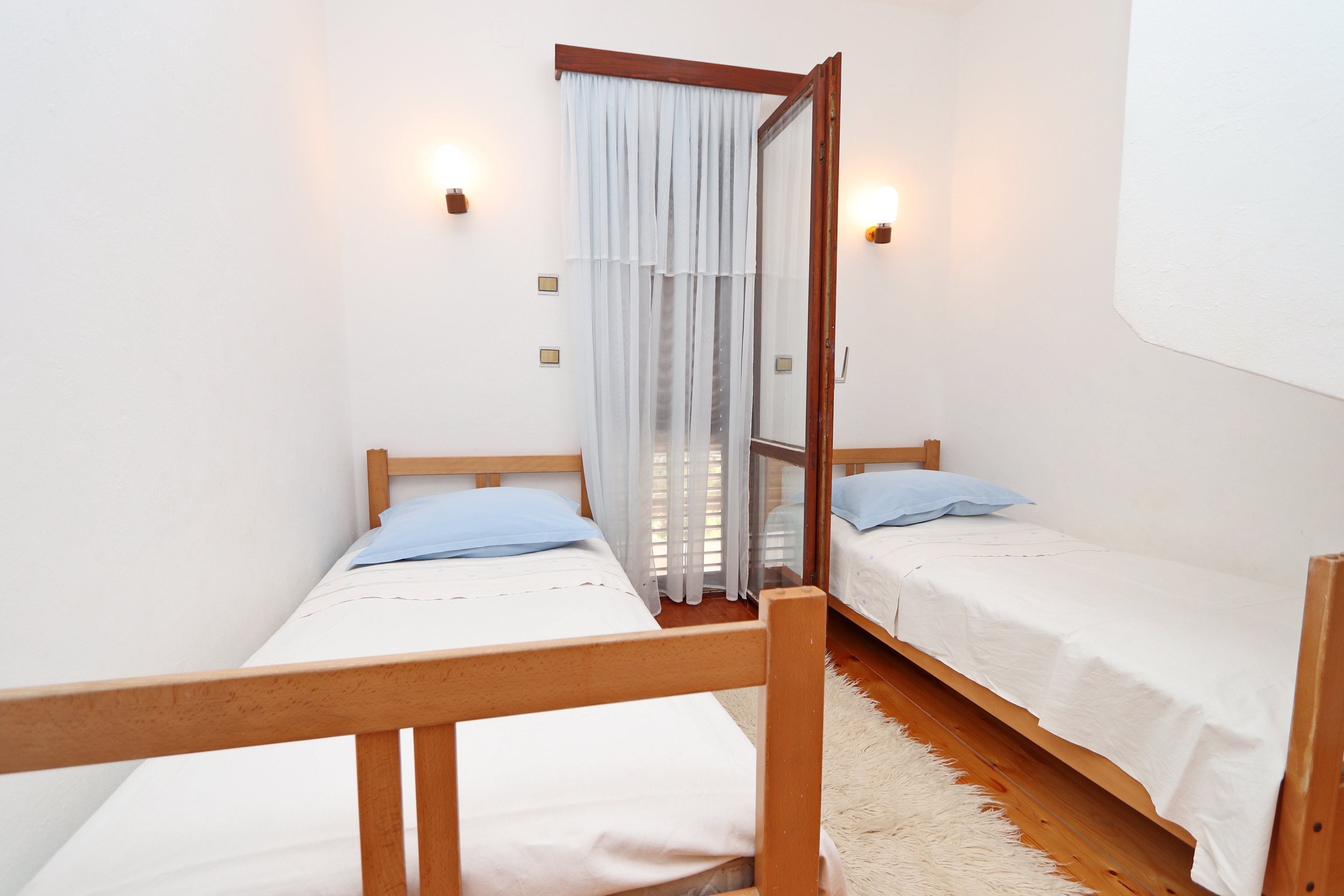 Two bedroom apartment near beach Prižba, Korčula  A-b