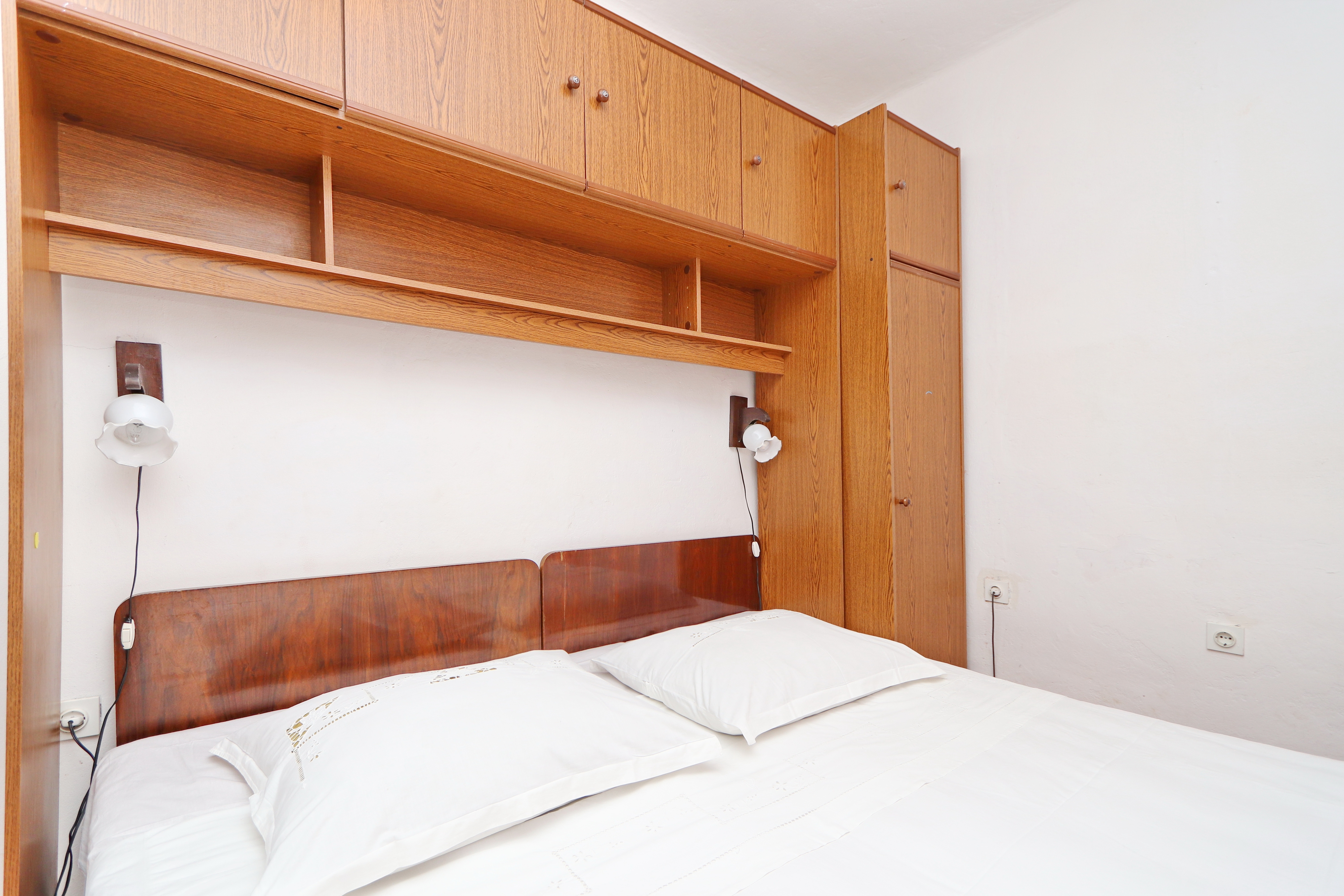 Two bedroom apartment near beach Prižba, Korčula  A-c